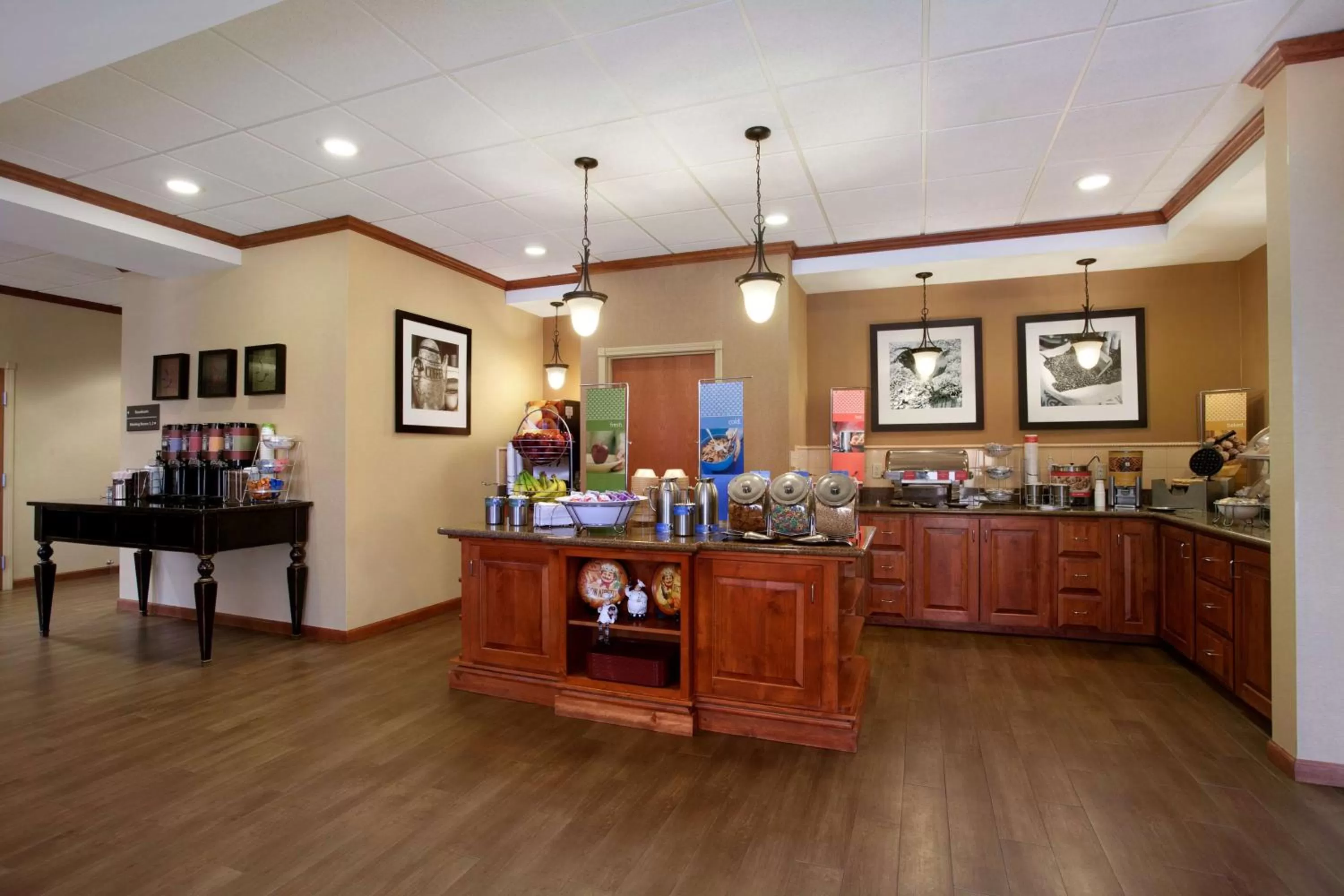 Restaurant/places to eat in Hampton Inn Canon City