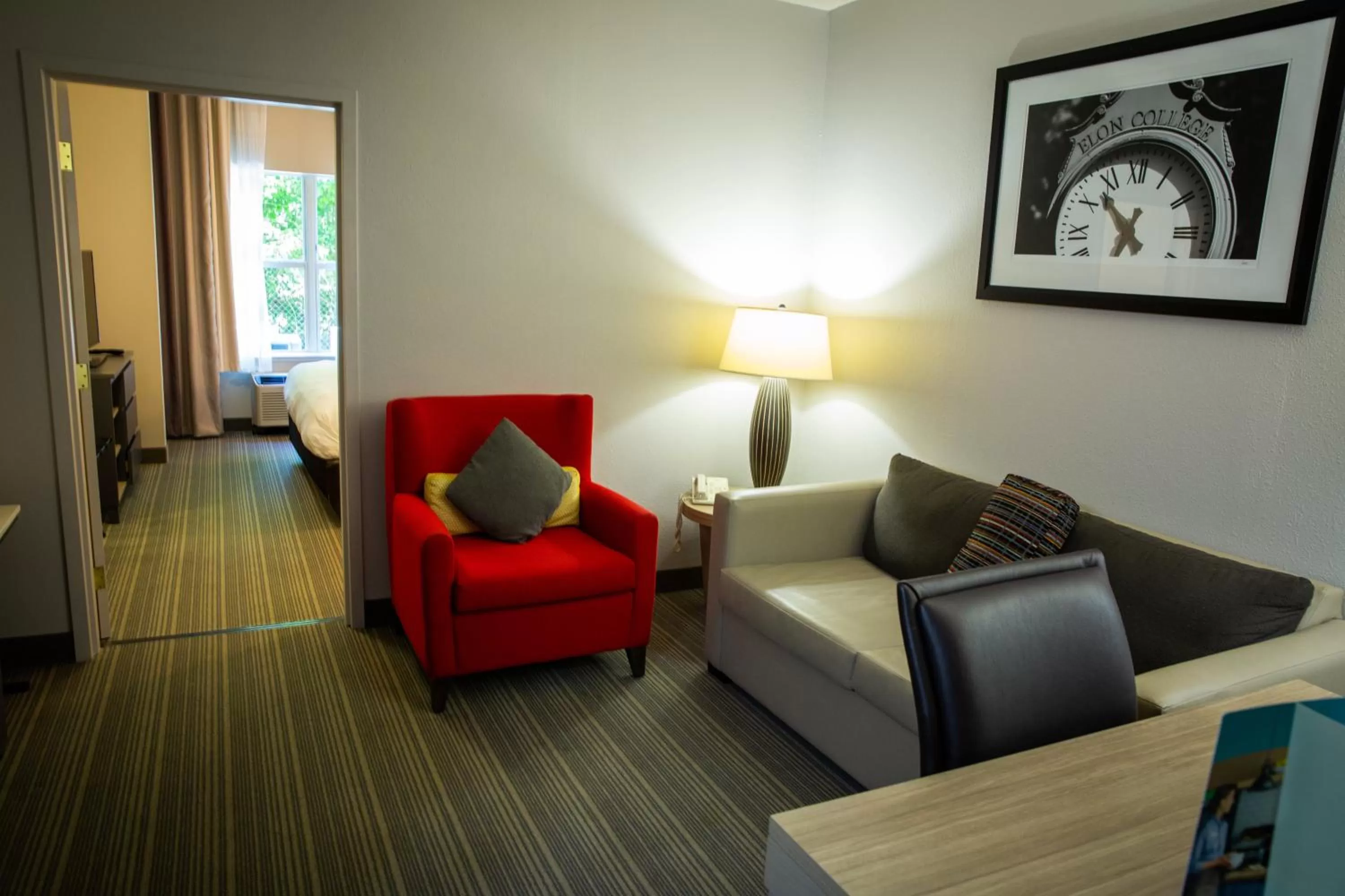 Bed in Country Inn & Suites by Radisson, Burlington Elon , NC