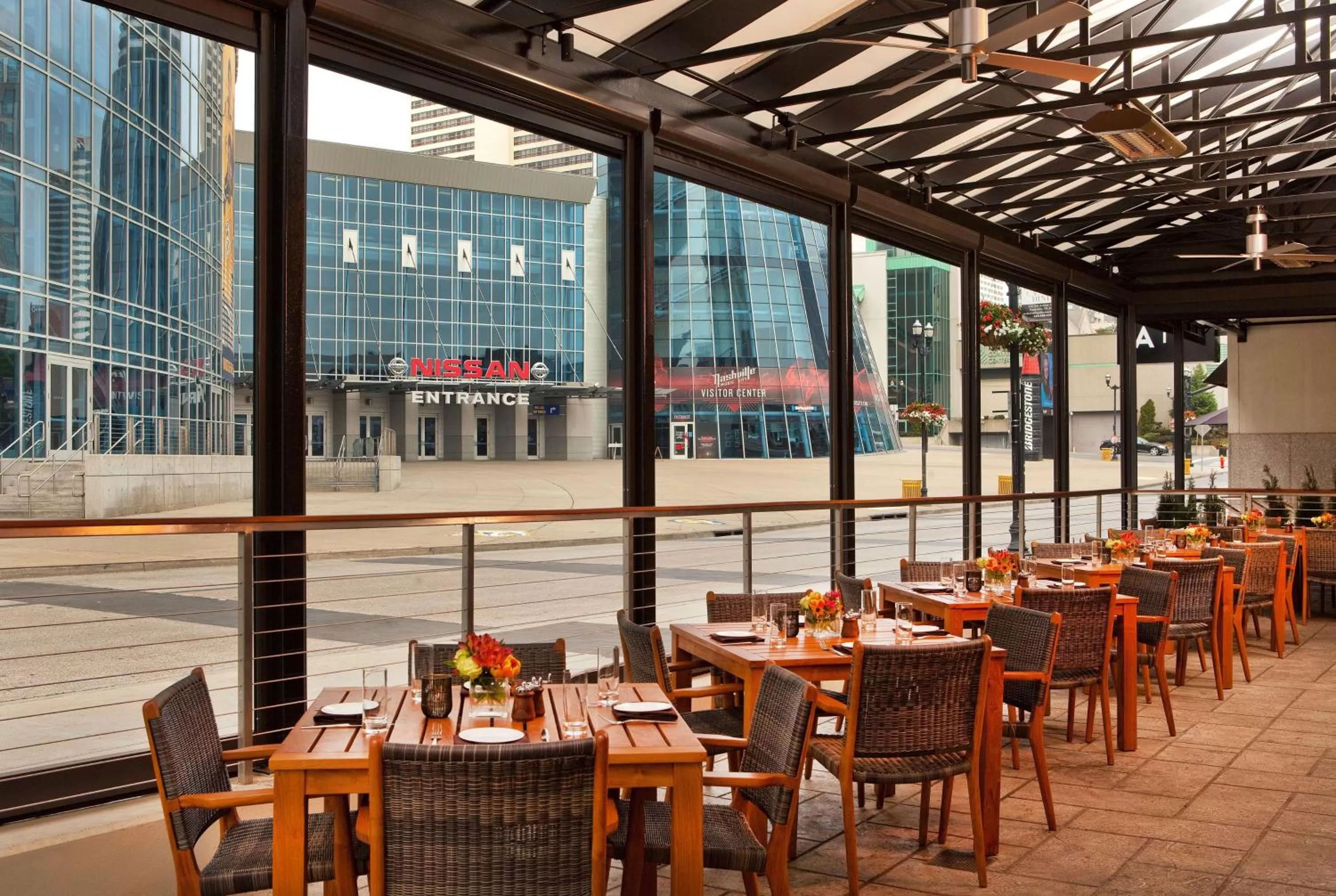 Restaurant/places to eat in Hilton Nashville Downtown