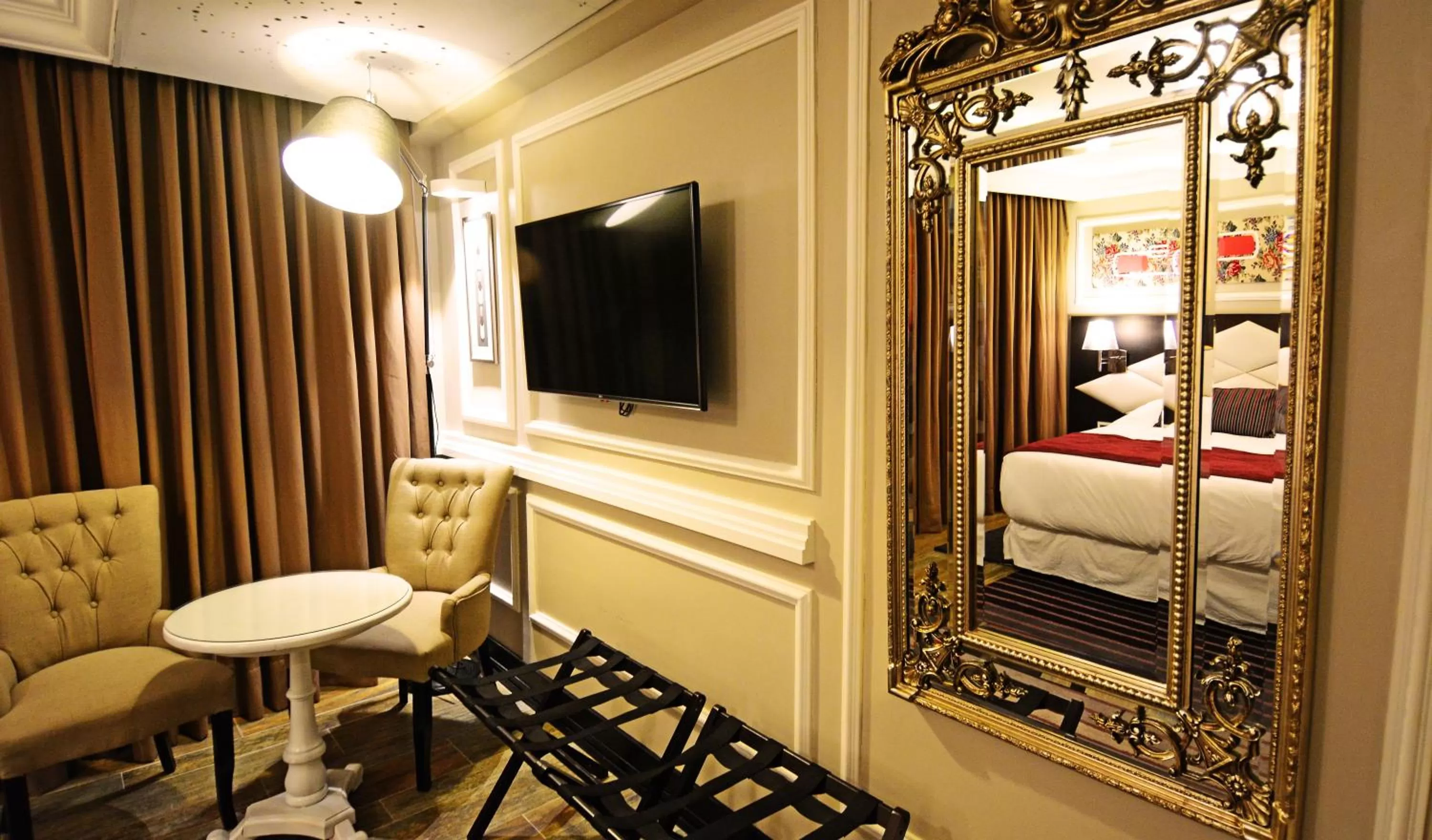 Decorative detail, Bed in Hotel Sommelier Boutique