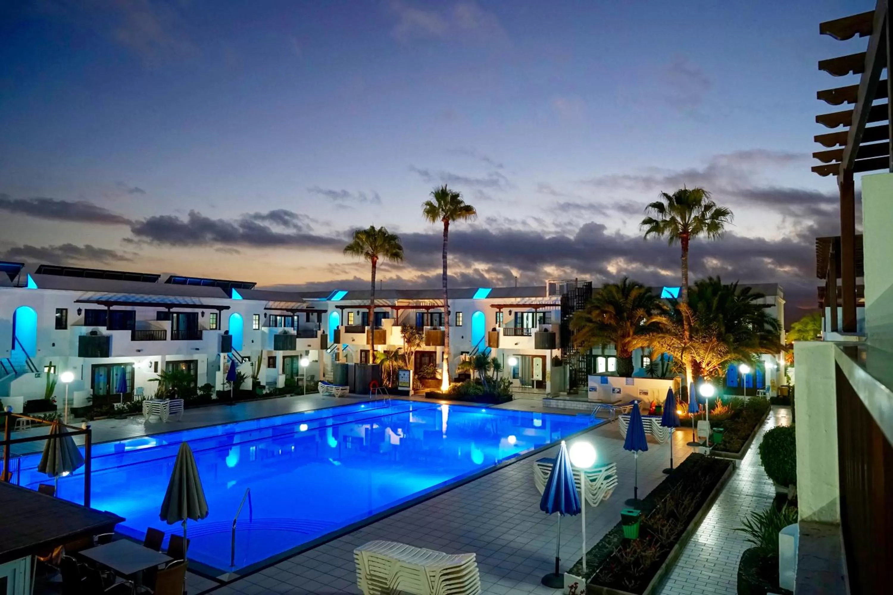 Swimming pool in Plaza Azul