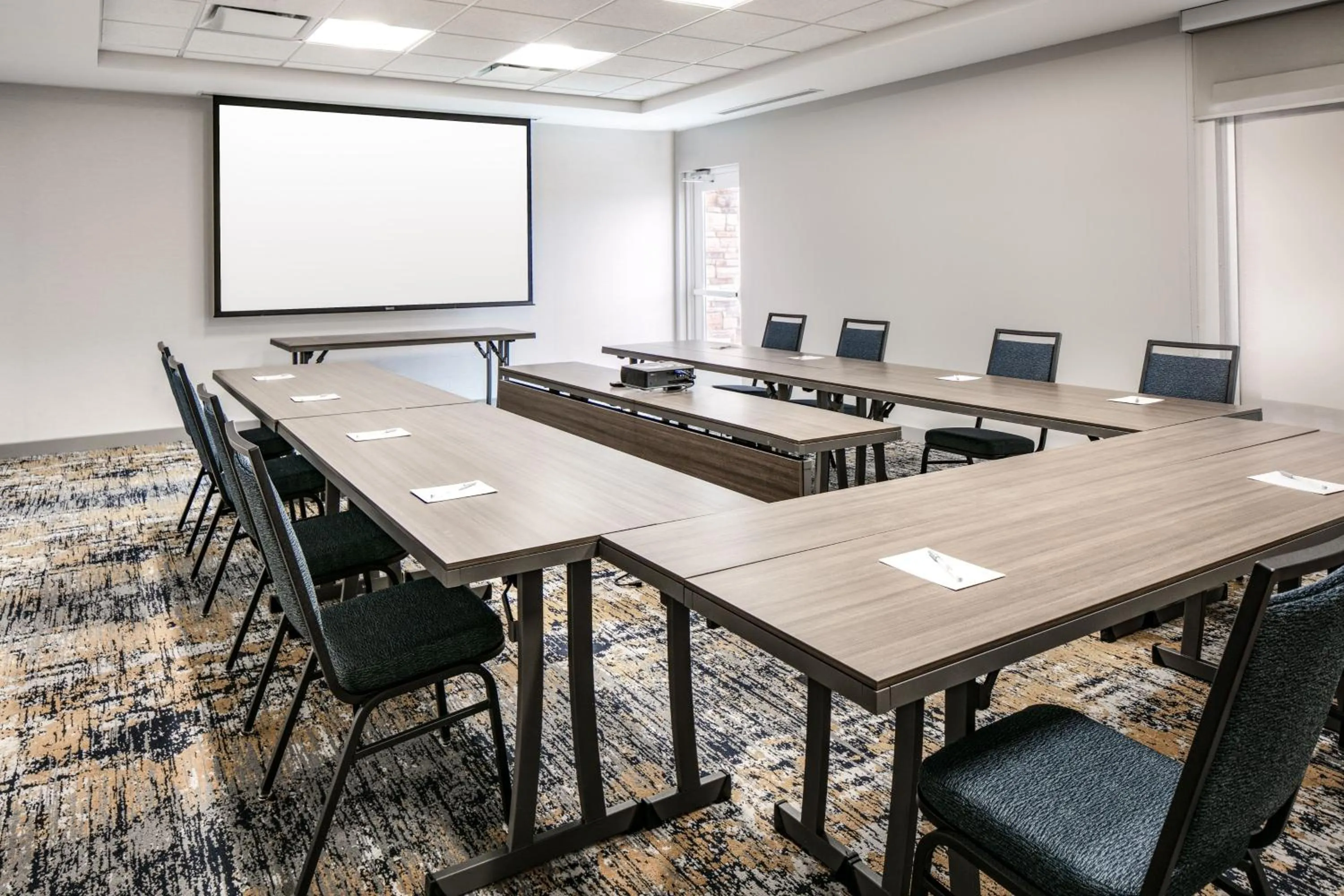 Meeting/conference room in TownePlace Suites by Marriott Oconomowoc