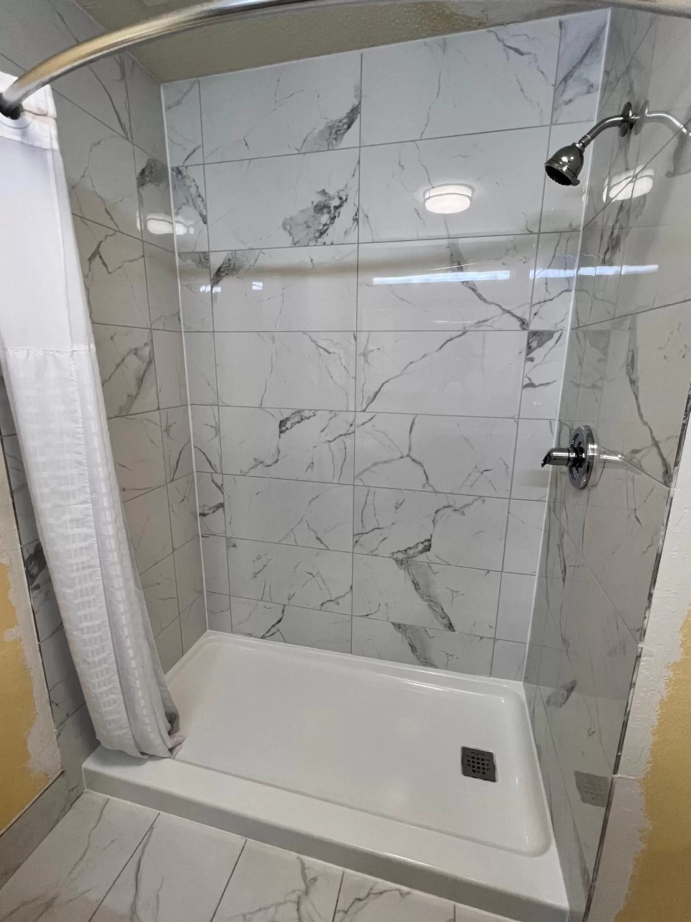 Shower in Days Inn by Wyndham Mauldin/Greenville