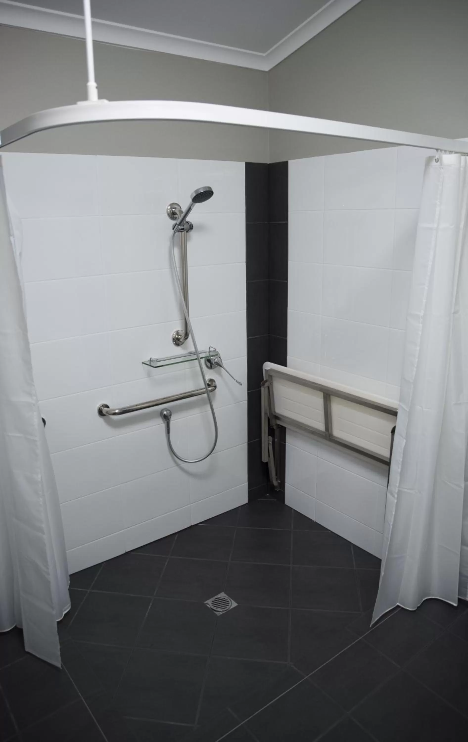 Bathroom in The Rocks Motel