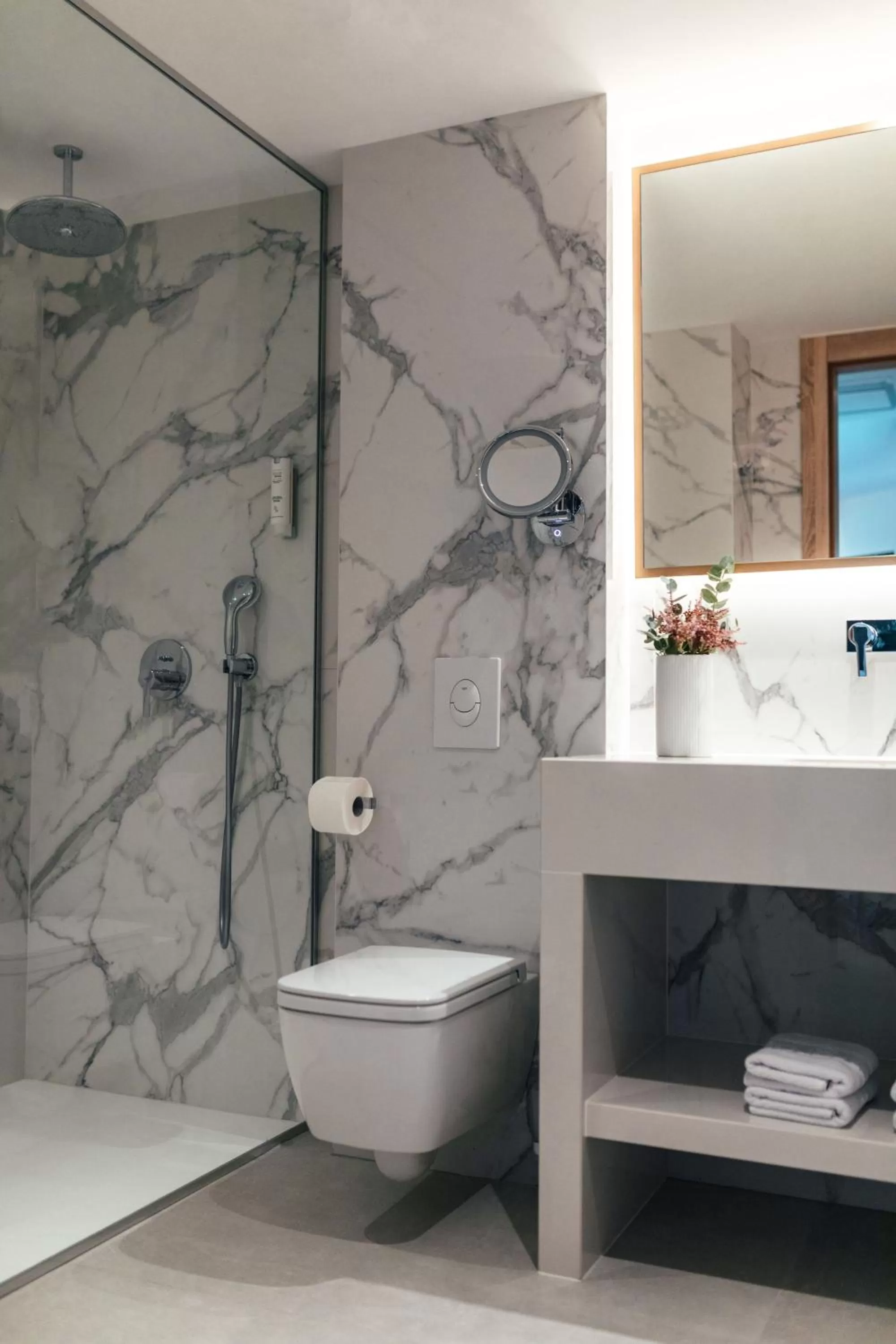 Toilet in City Hotel Dubrovnik