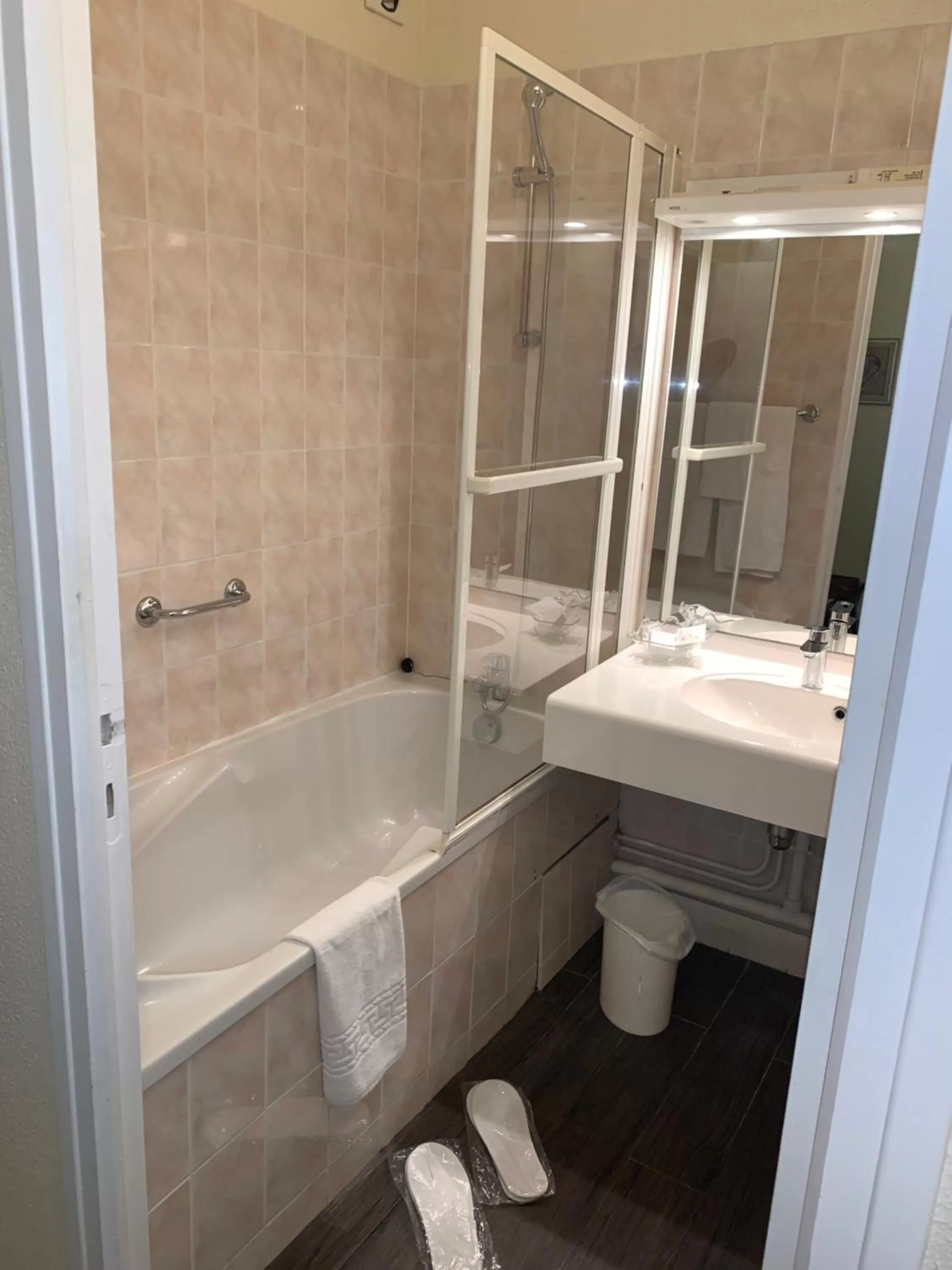 Logis Hôtel Les Nymphéas