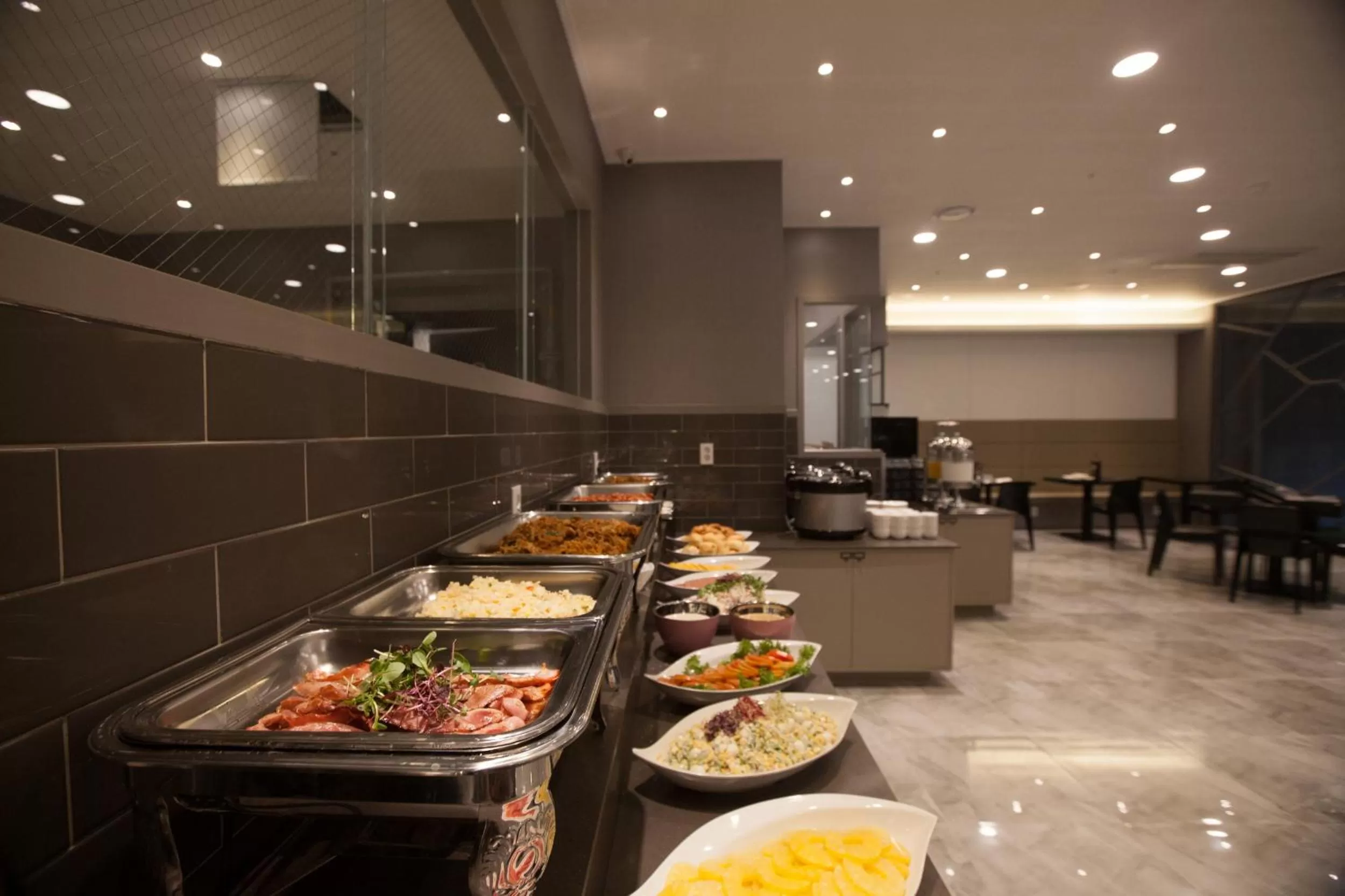 Buffet breakfast in GnB Hotel