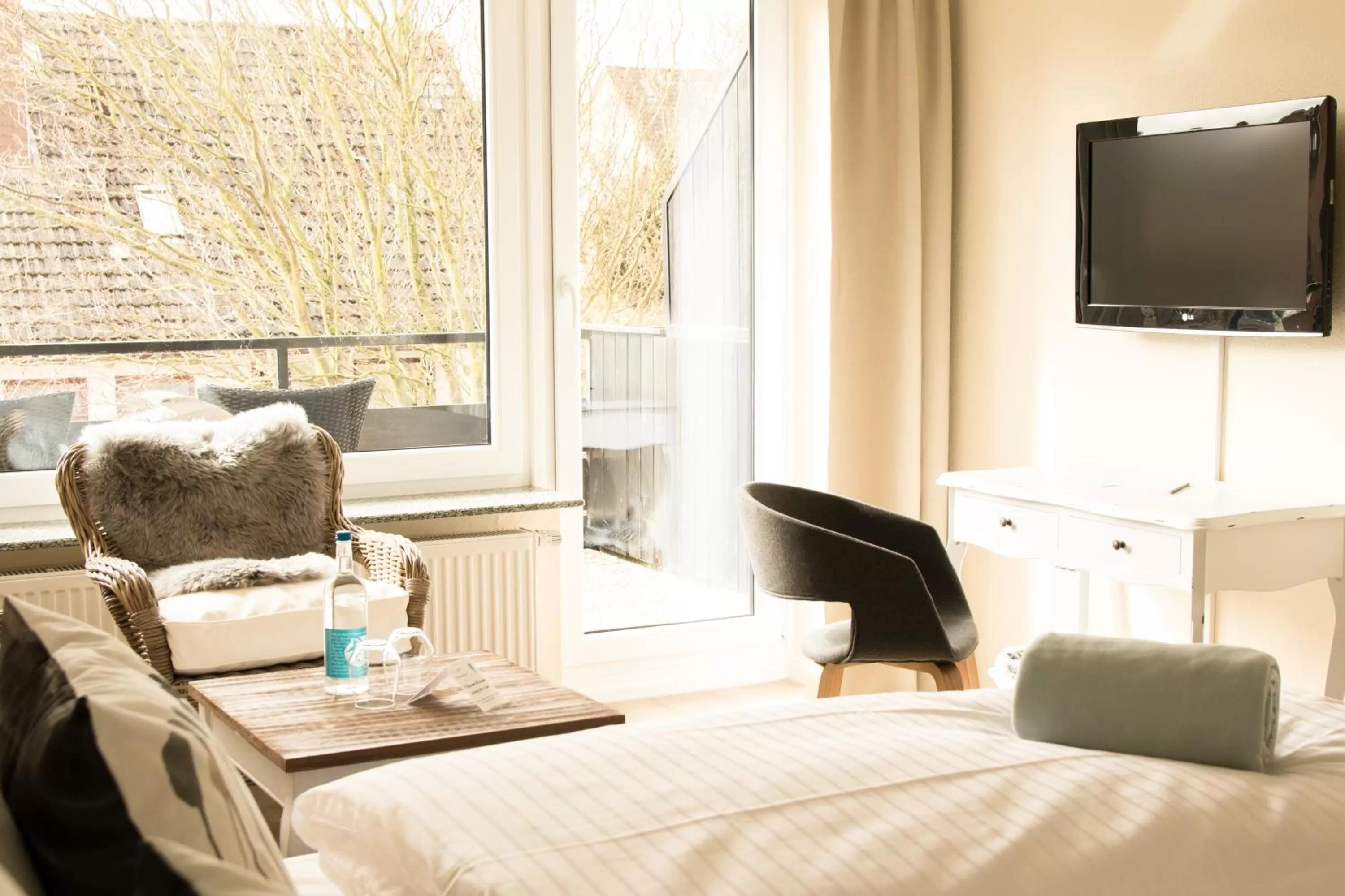 TV and multimedia, TV/Entertainment Center in Das Frühstückshotel Büsum