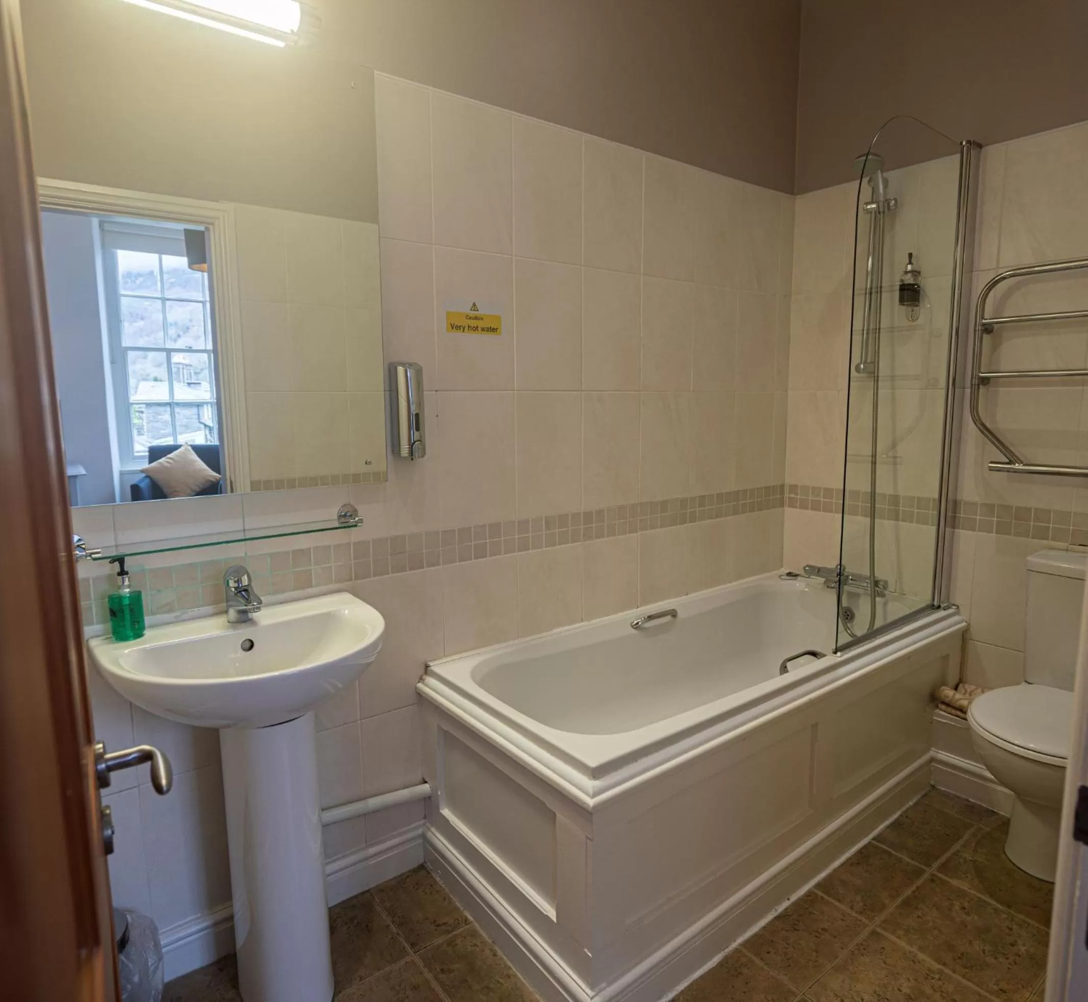 Bathroom in Grapes Hotel, Bar & Restaurant Snowdonia Nr Zip World