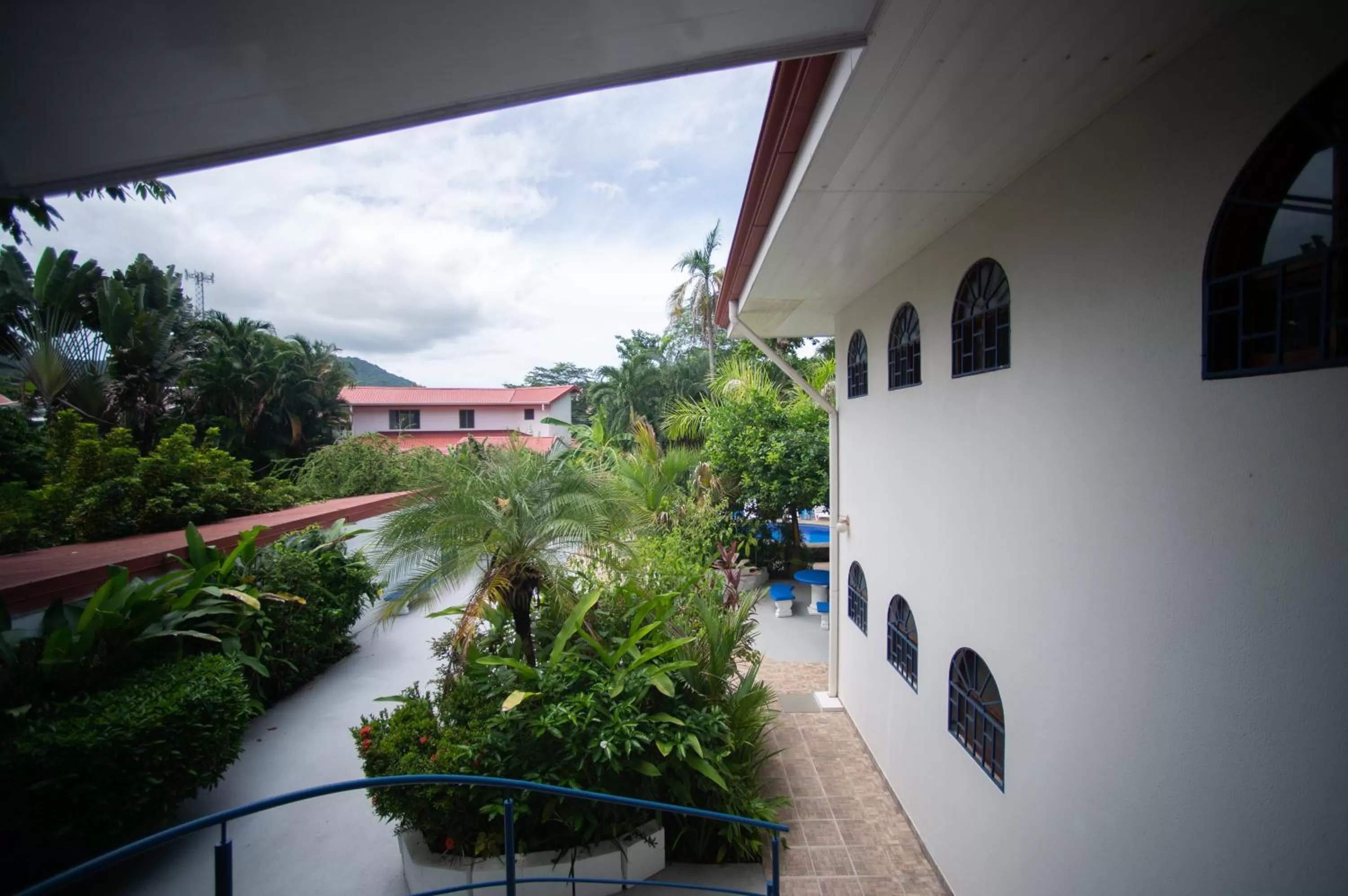 Property building in La Perlita