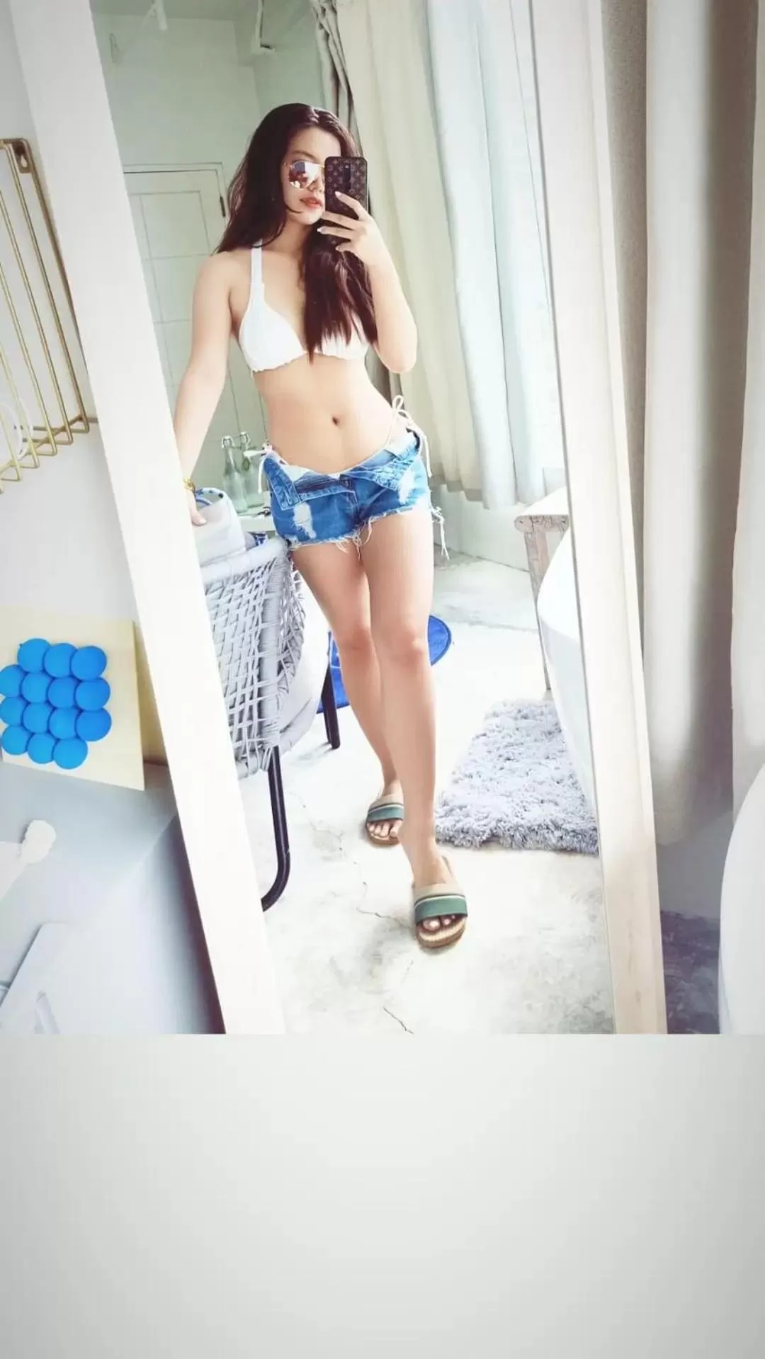 People in Sugarsea Inn & Dive shop