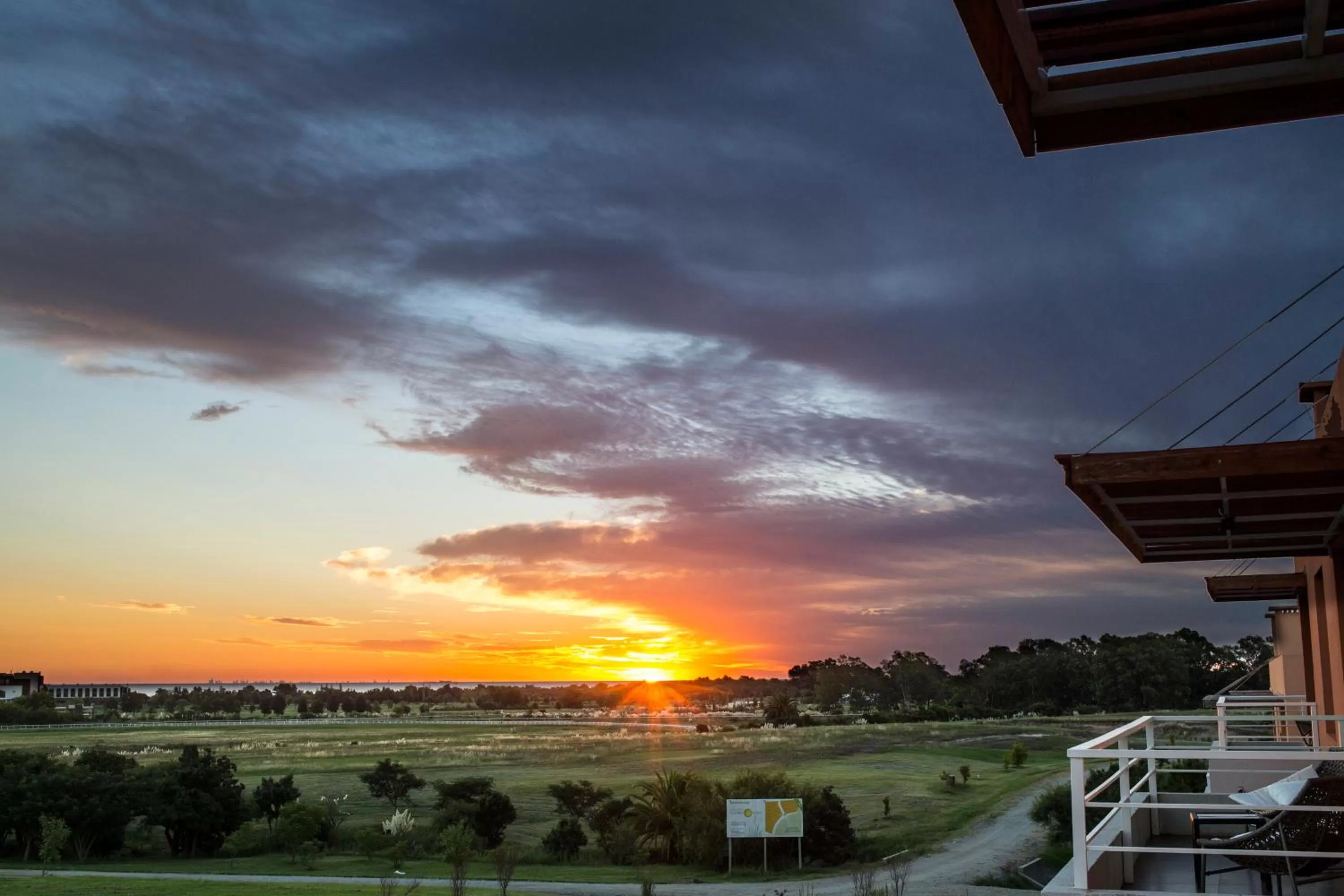 Lomas del Real Aparthotel