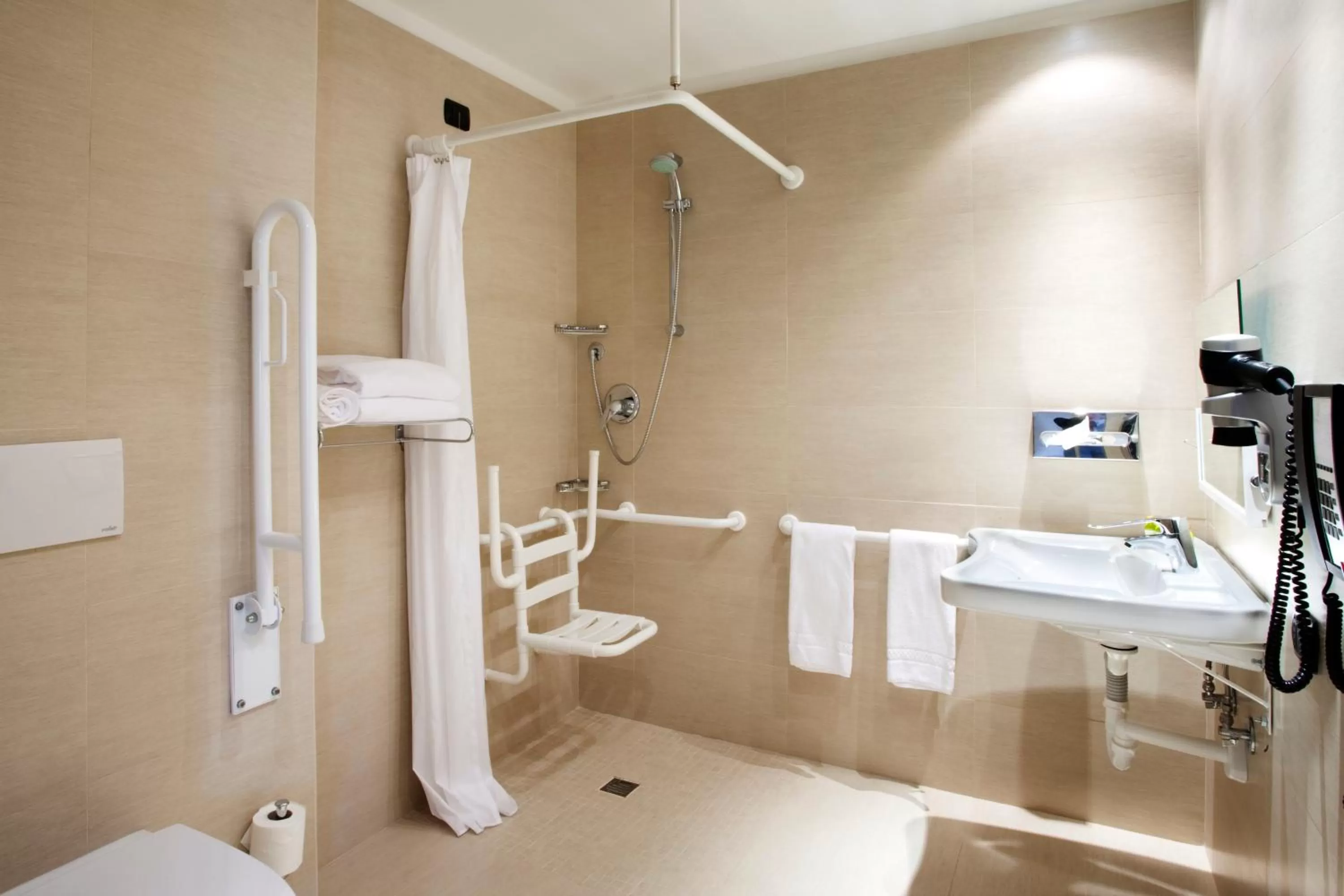 Bathroom in Holiday Inn Salerno-Cava De' Tirreni by IHG