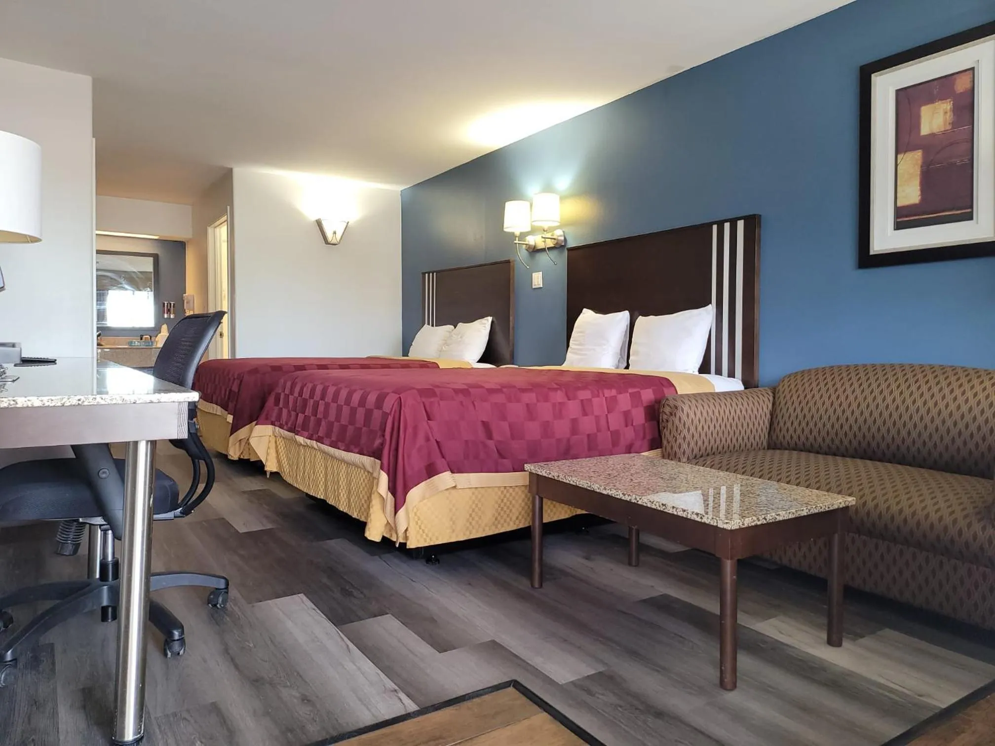 Bed in Texas Inn and Suites Raymondville