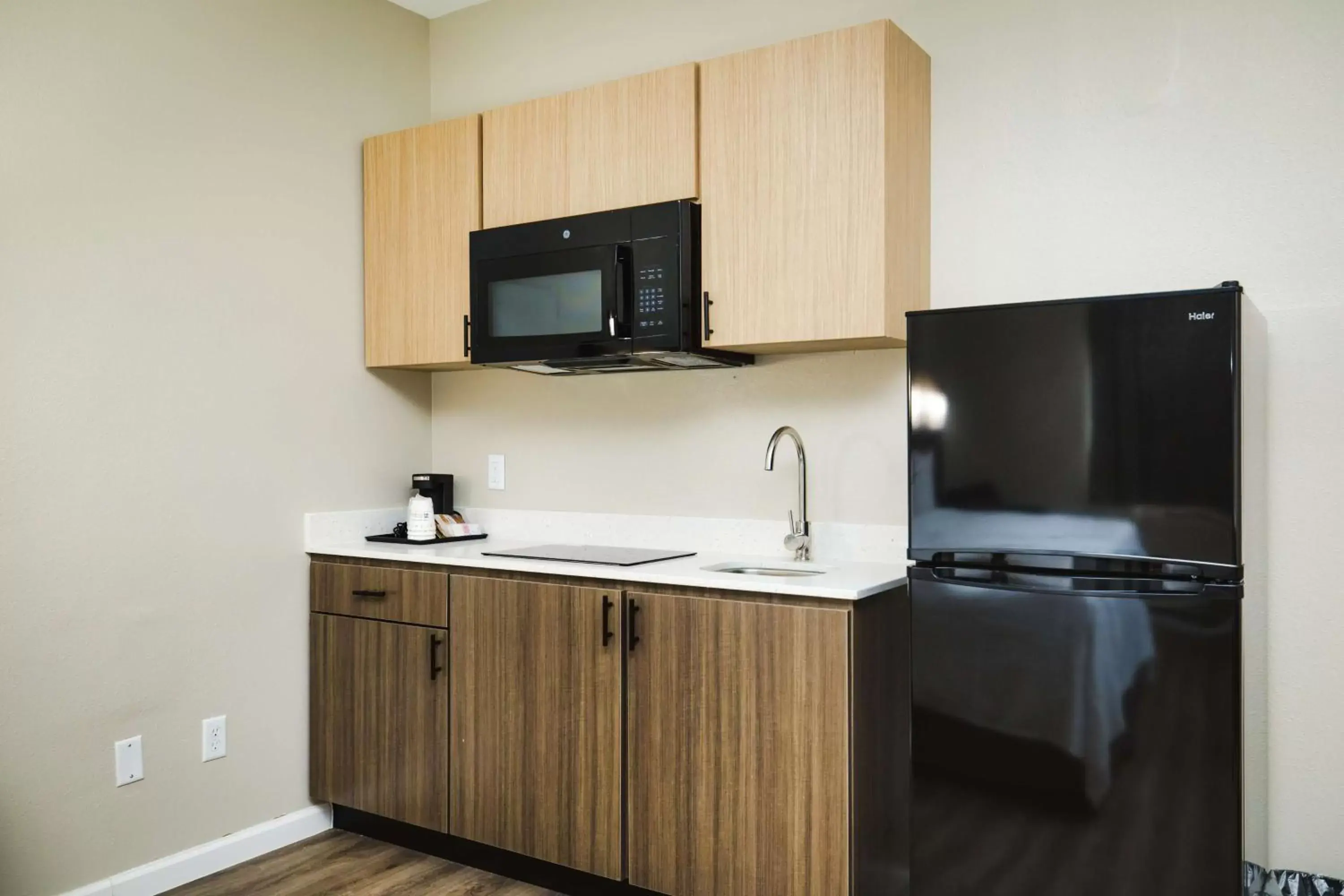 King Room with Roll-In Shower - Disability Access/Non-Smoking in SureStay Studio by Best Western Conroe Downtown King Room with Roll-In Shower - Disability Access/Non-Smoking in SureStay Studio by Best Western Conroe Downtown