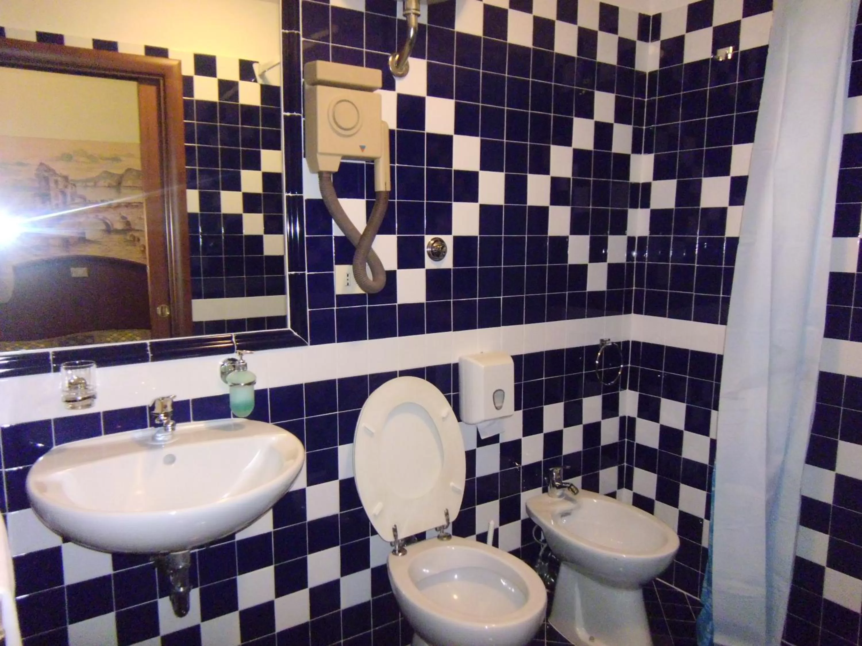 Shower in Cambridge Hotel