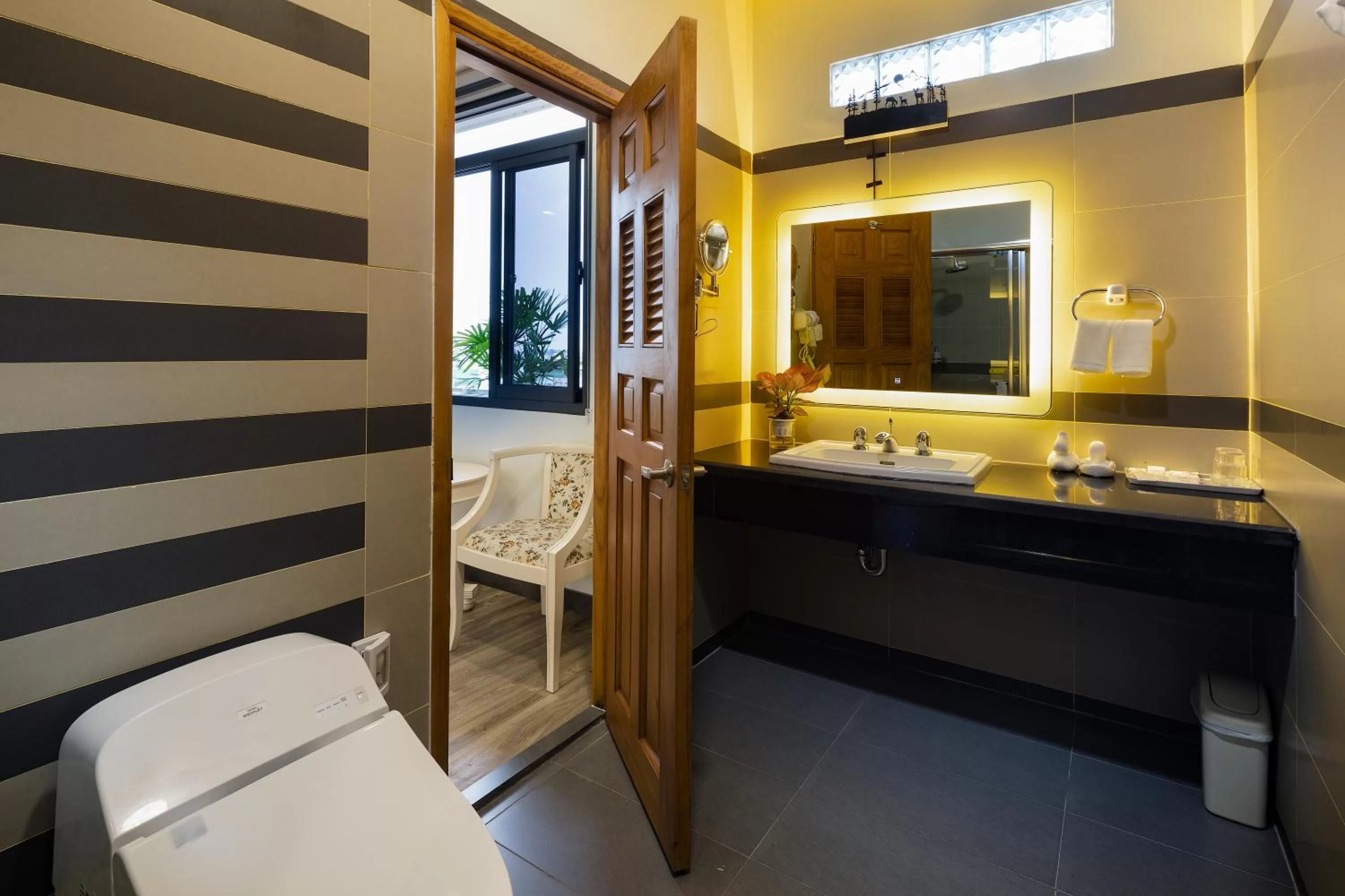 LARA HOTEL LONG XUYÊN