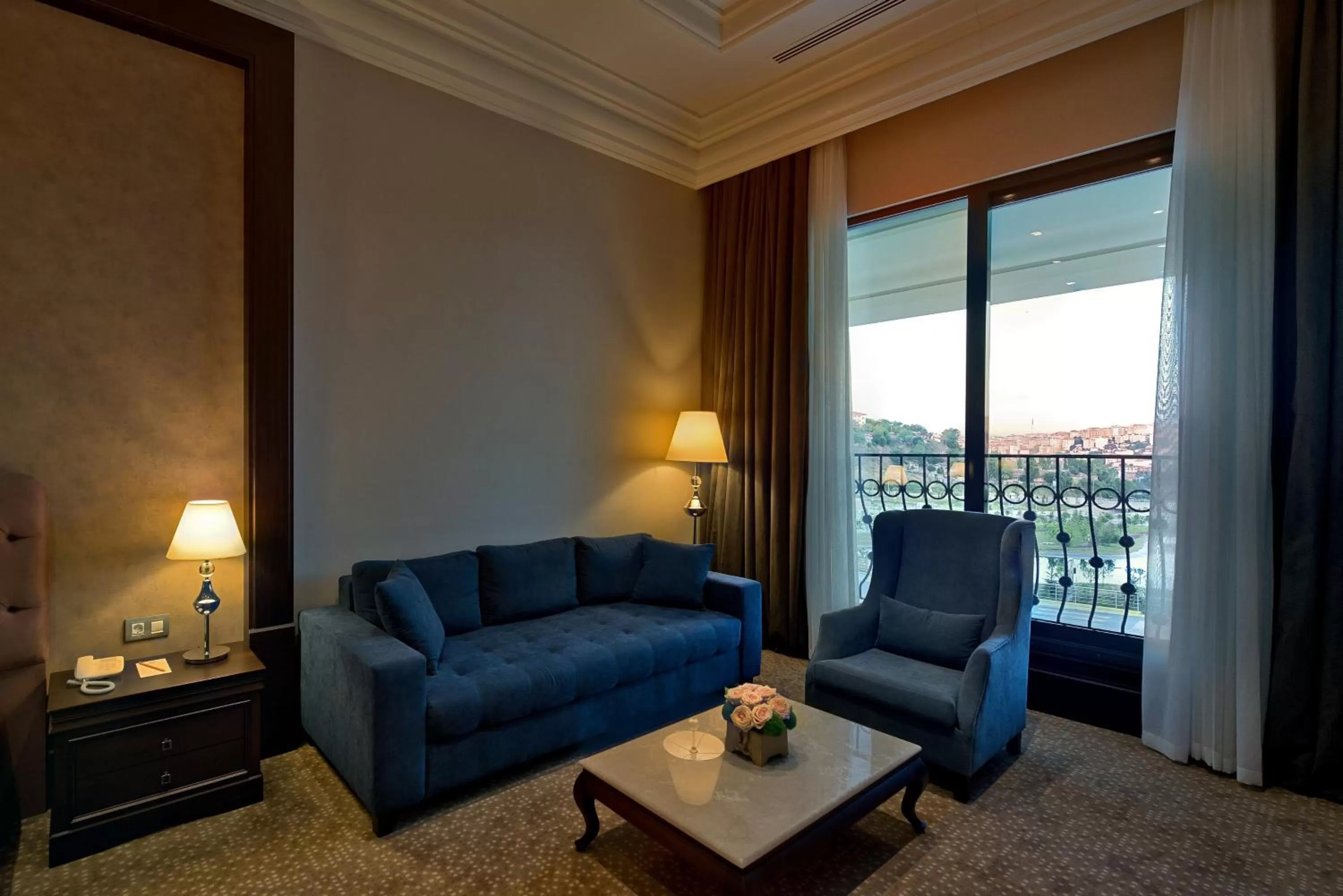 Living room in Vialand Palace Hotel