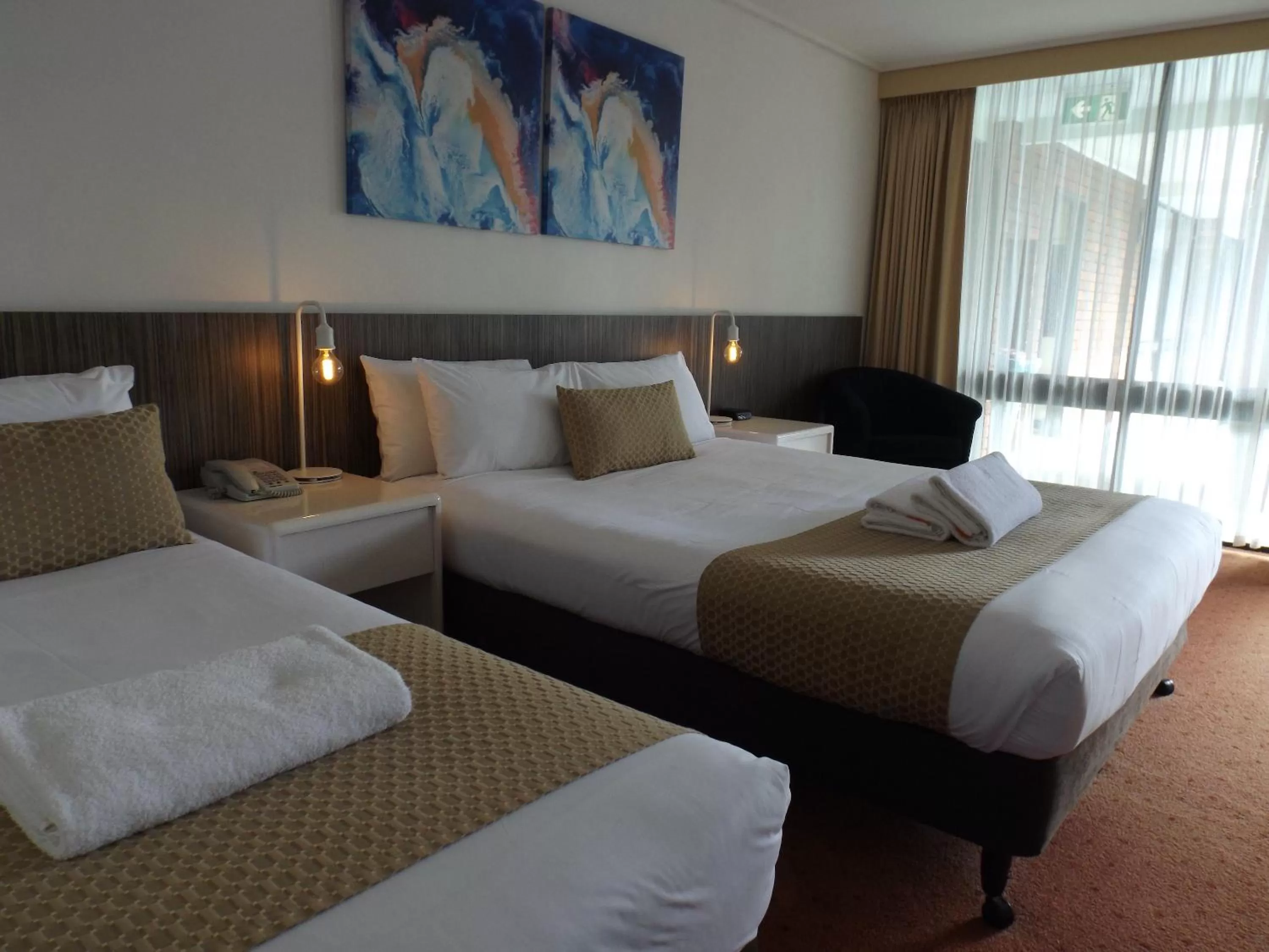 Bed in Central Court Motel Warrnambool