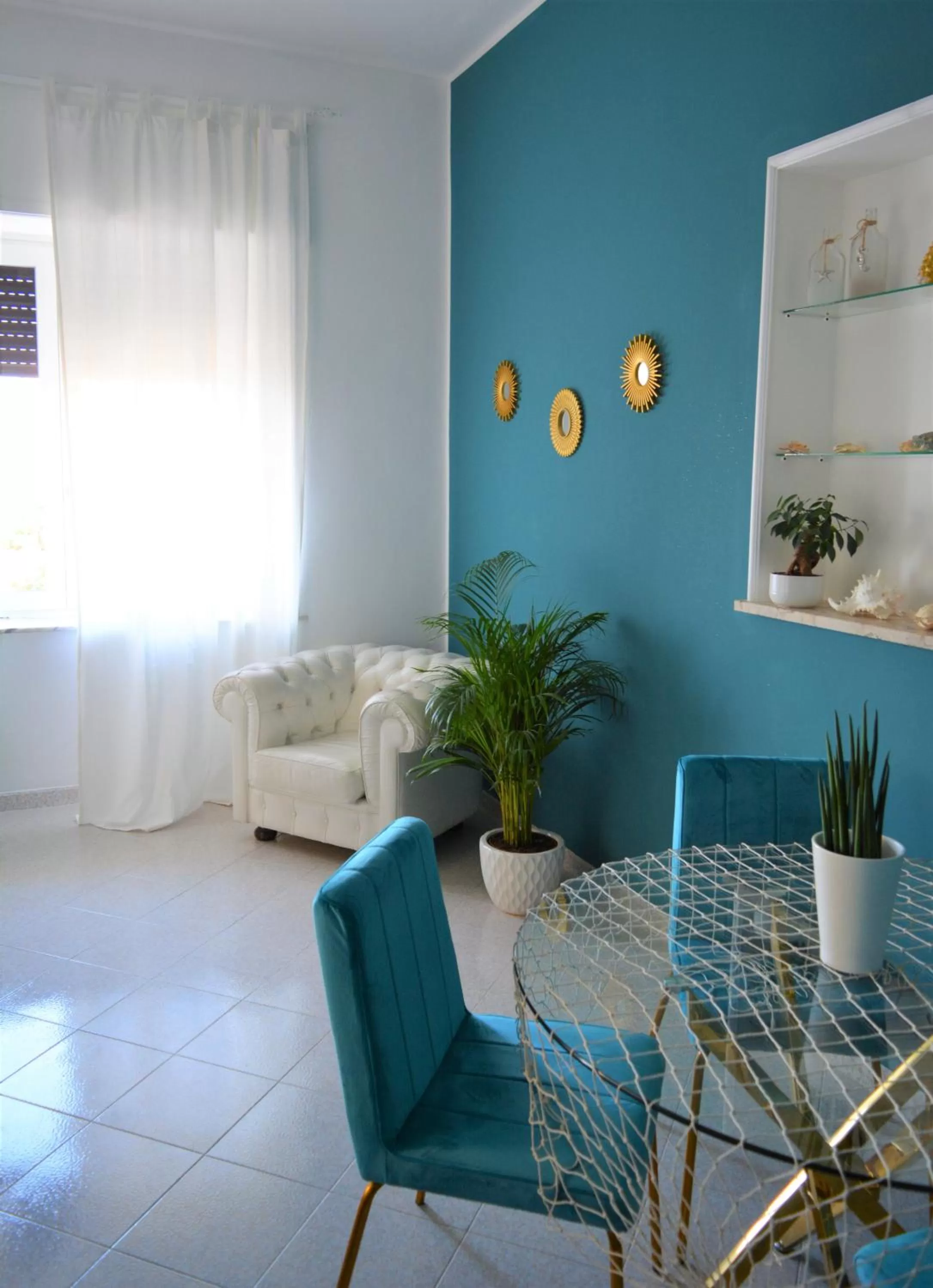 Communal lounge/ TV room in A Due Passi dal Mare B&B