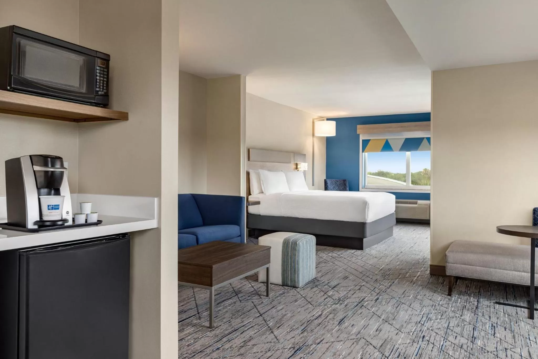 Photo of the whole room, Bed in Holiday Inn Express Hotel & Suites Fort Pierce West by IHG