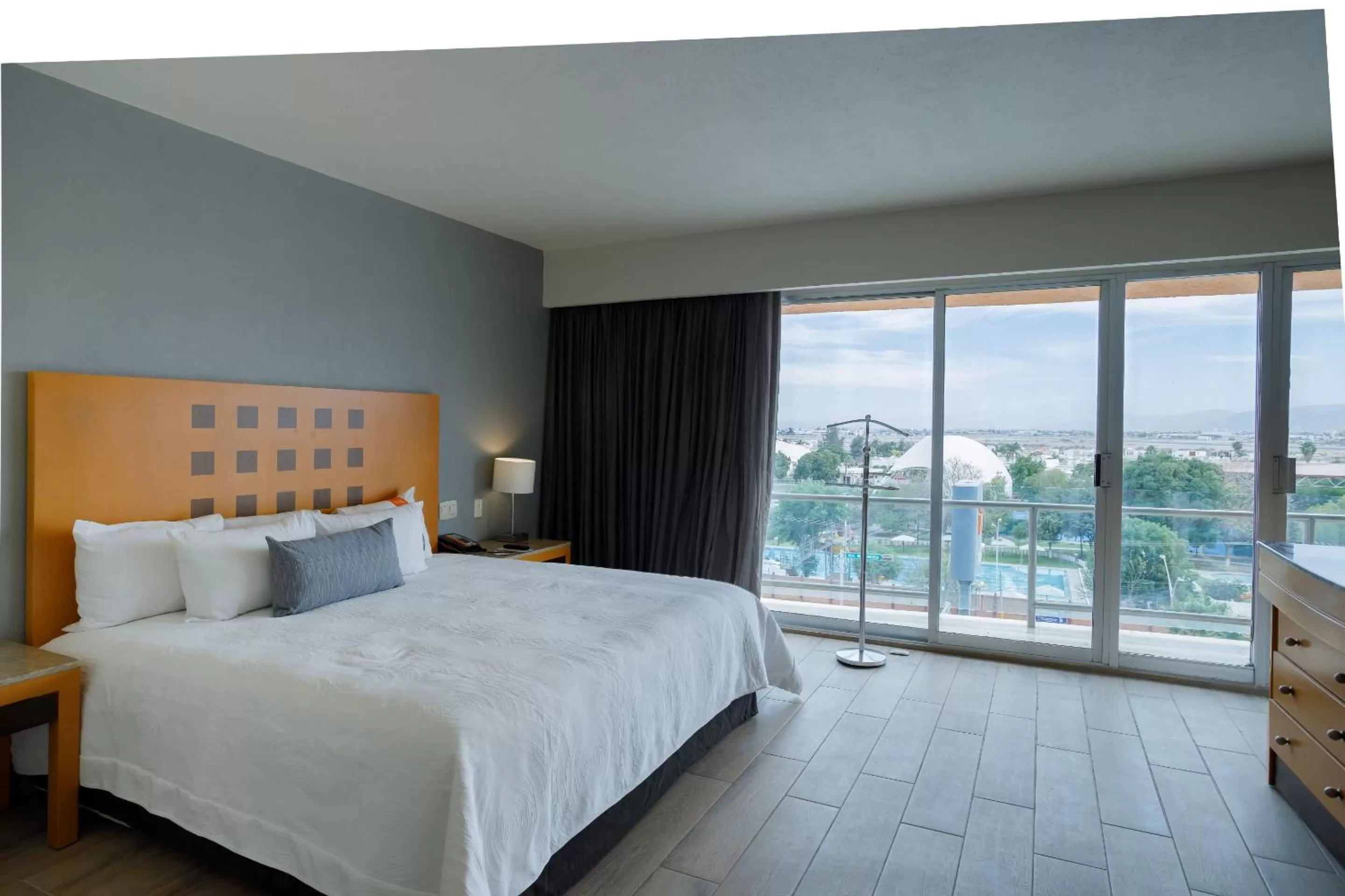 Photo of the whole room, Bed in Real Inn Torreon