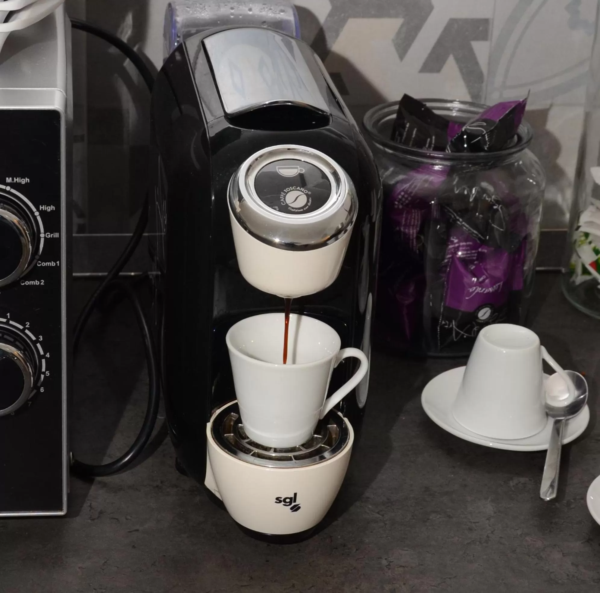 Coffee/tea facilities in Mellos B&B