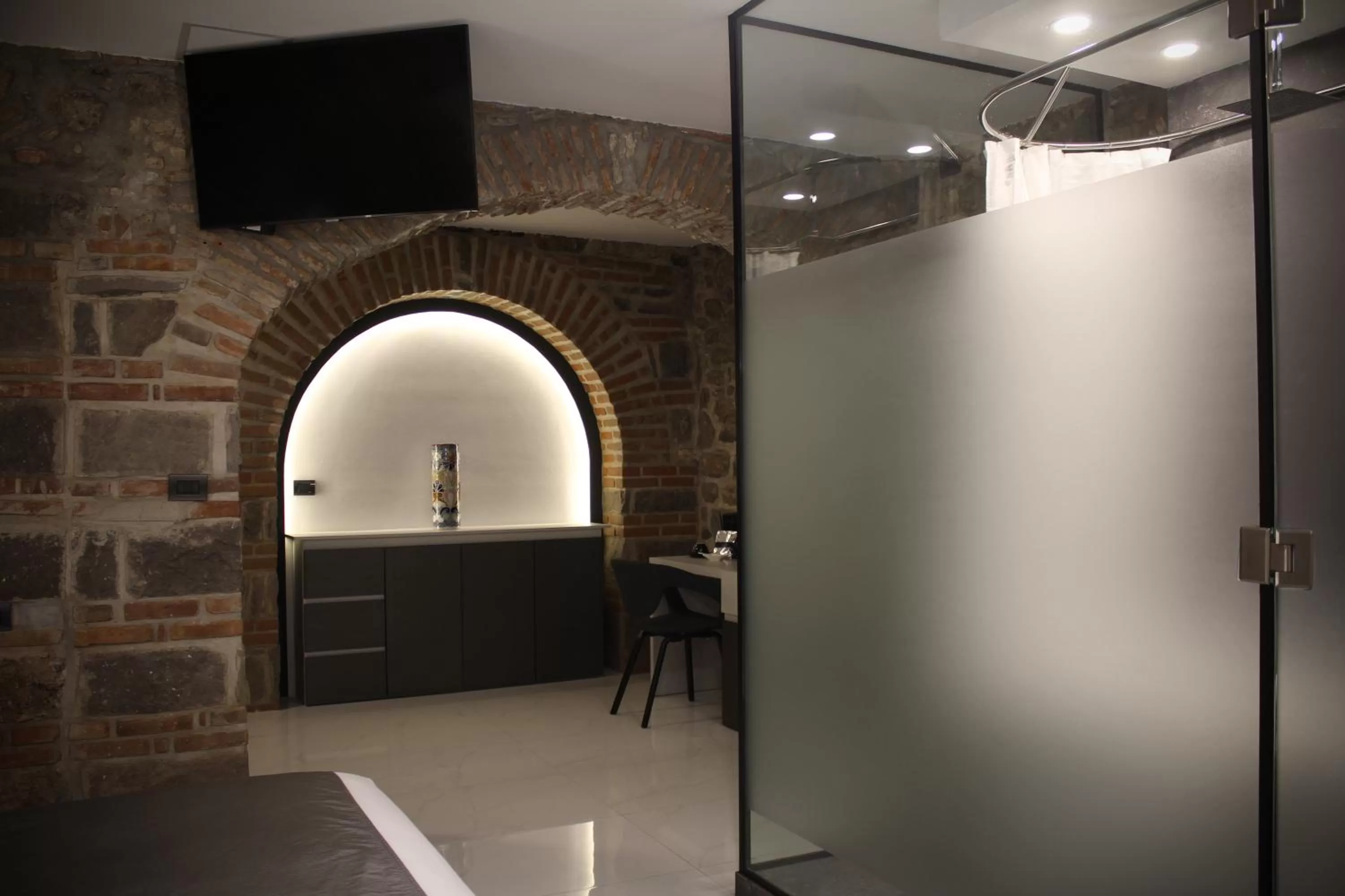 Communal lounge/ TV room in Hotel Boutique Casona de Santa Clara