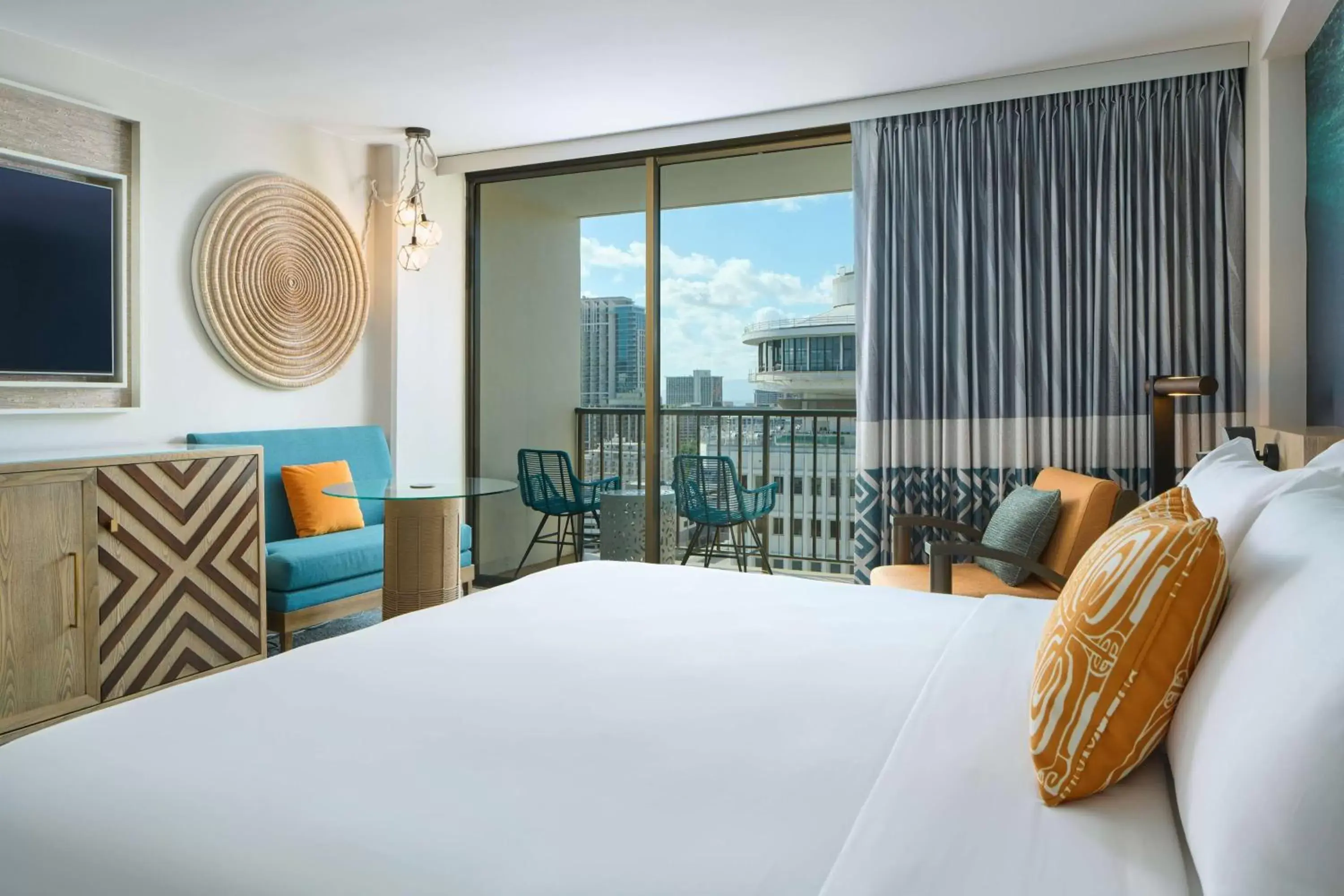 Partial Ocean View 1 King Bed in OUTRIGGER Waikiki Beachcomber Hotel Partial Ocean View 1 King Bed in OUTRIGGER Waikiki Beachcomber Hotel