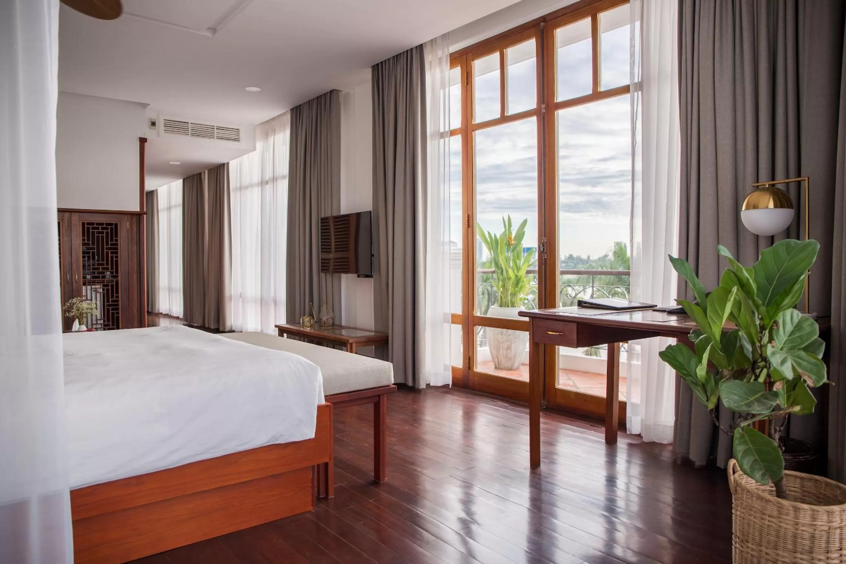 Photo of the whole room, Bed in Amanjaya Pancam Suites Hotel