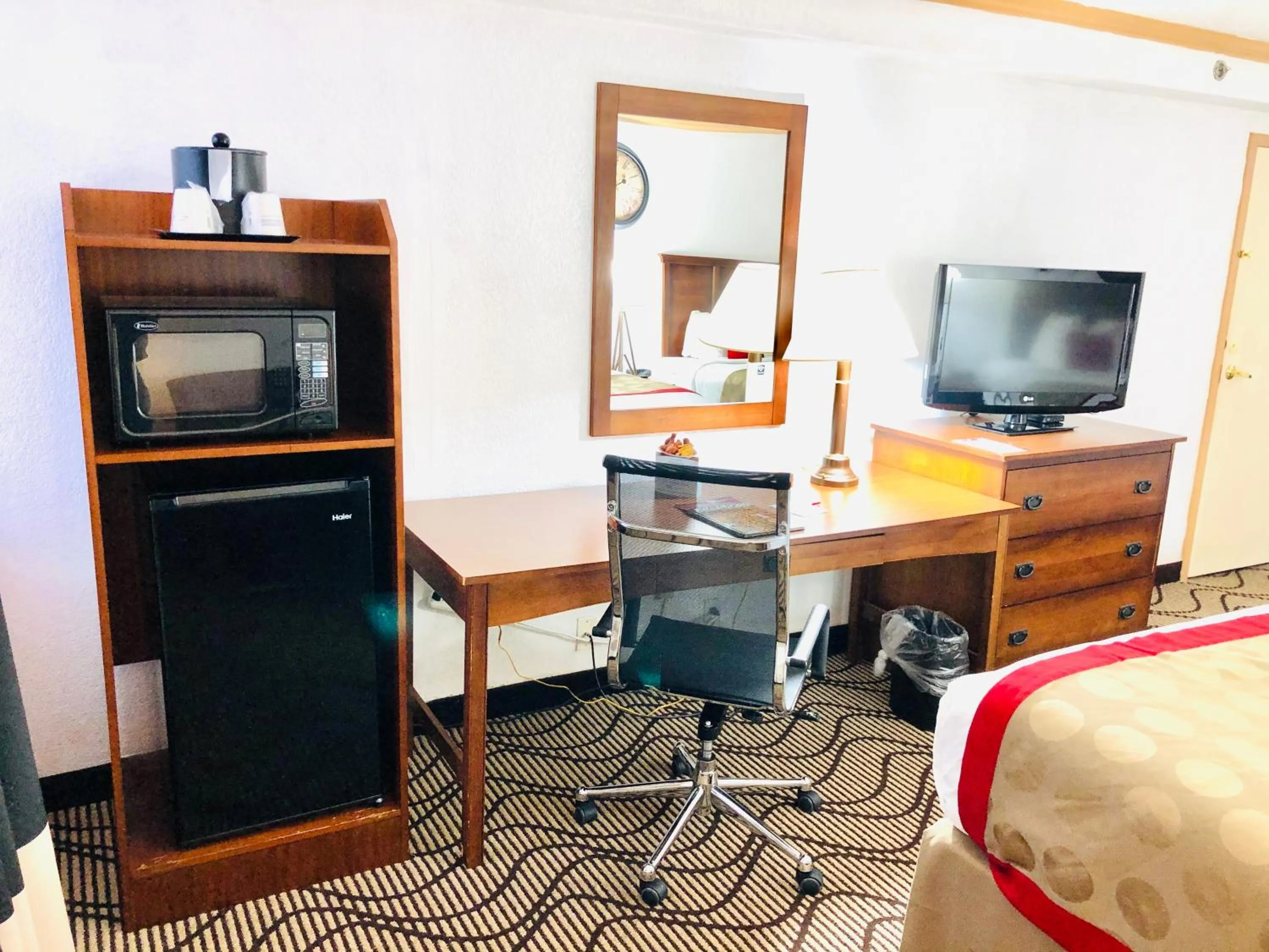 Bed in Ramada by Wyndham Birmingham Airport