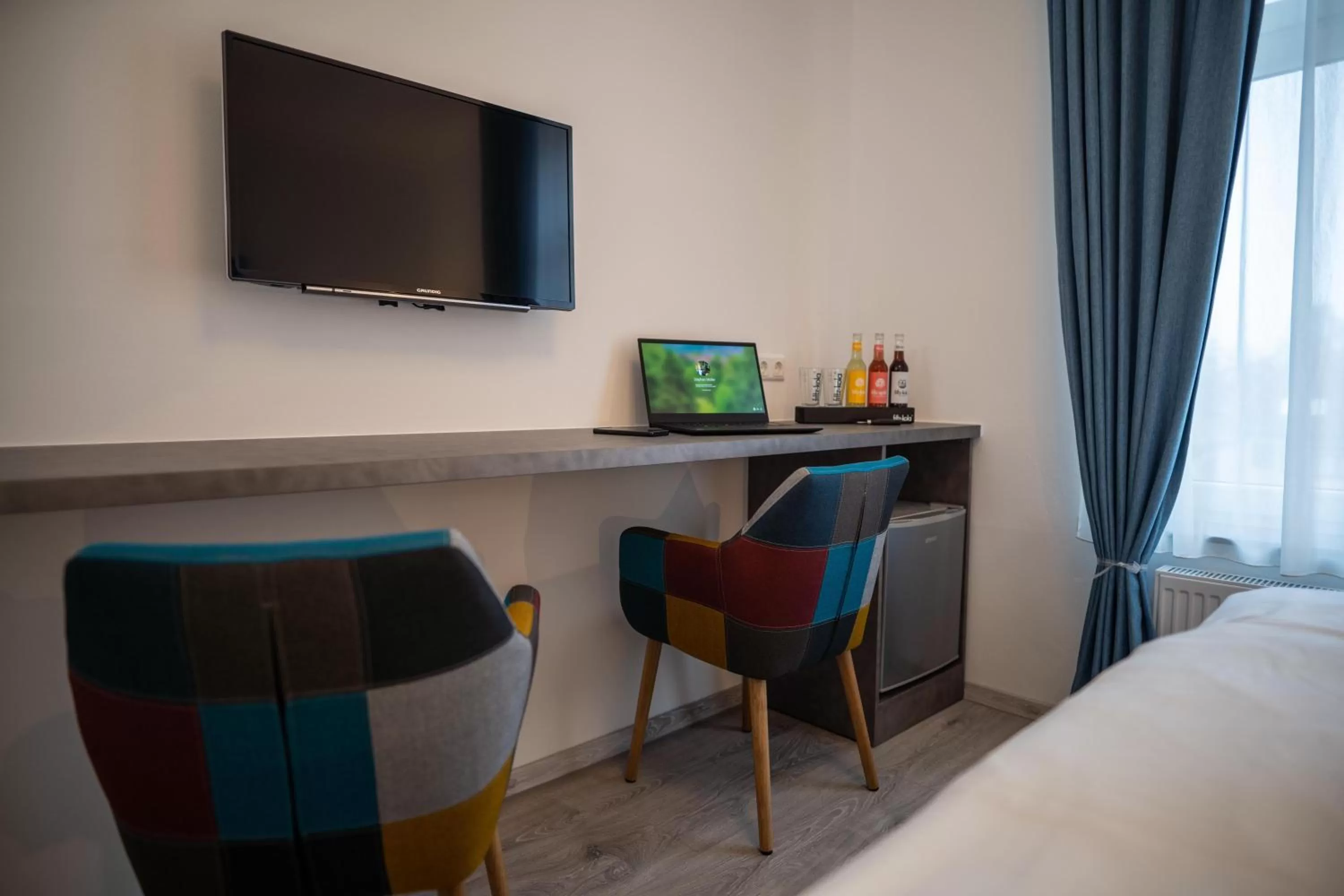 TV and multimedia, Bed in Hotel Hanseat Stralsund