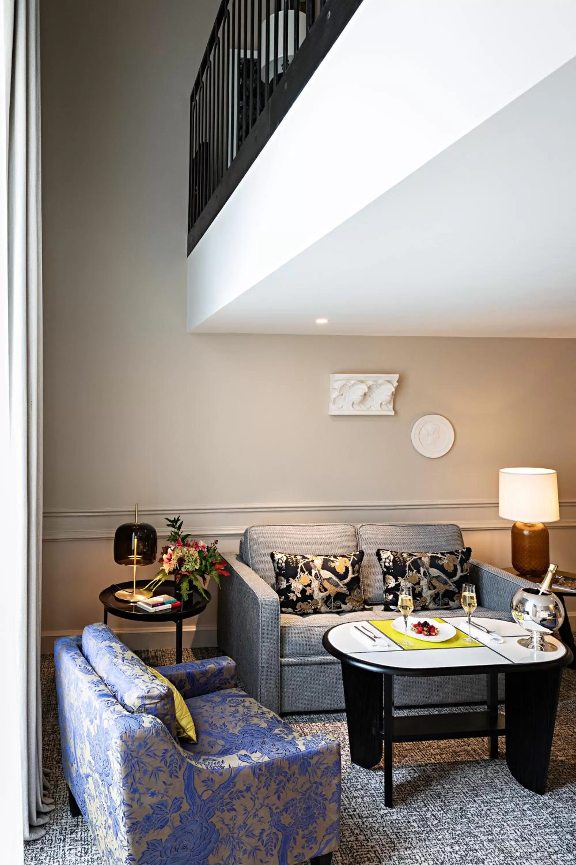 Living room in Sofitel Le Scribe Paris Opera