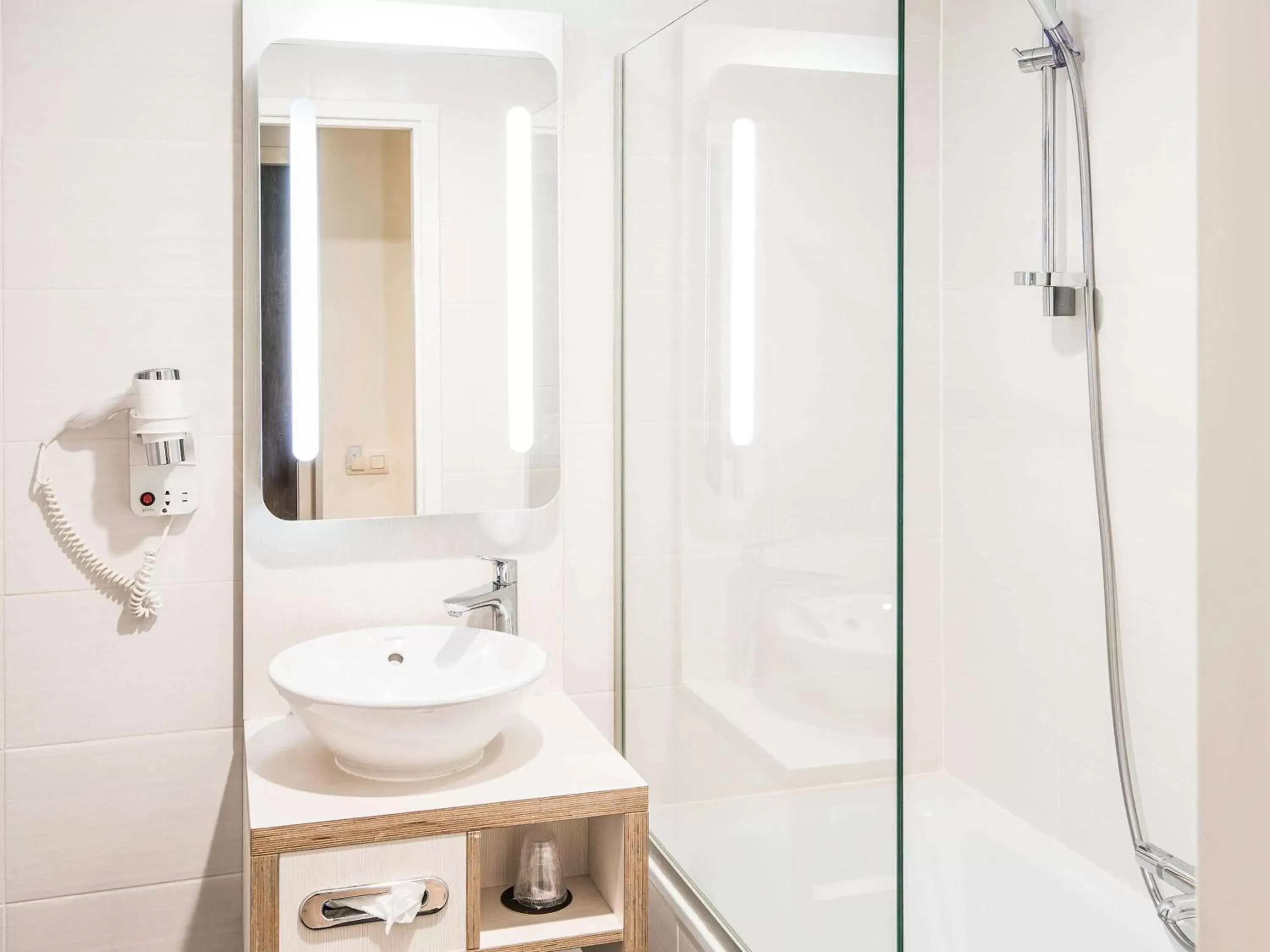 Classic Double Room in Mercure Oostende Classic Double Room in Mercure Oostende