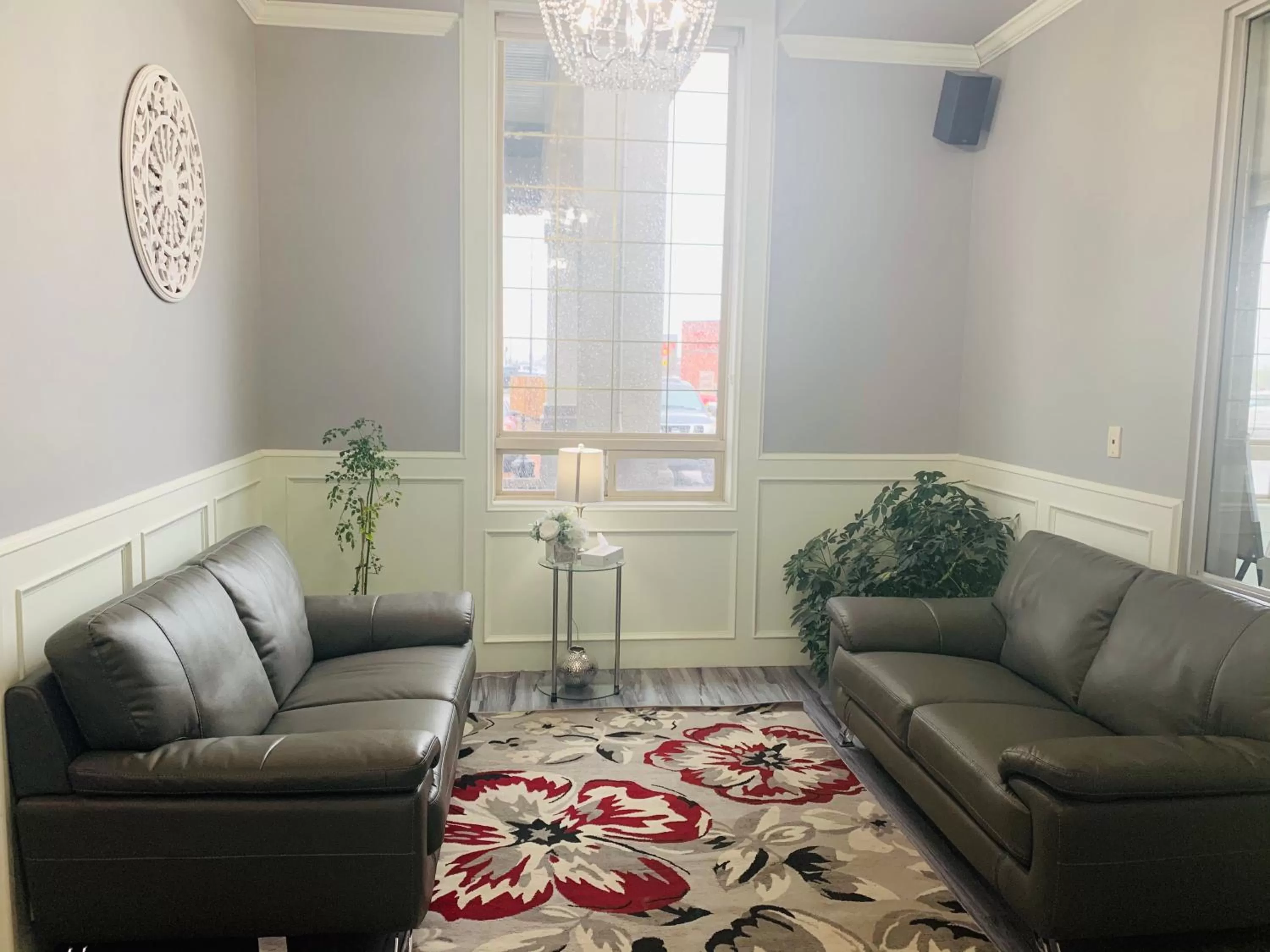 Lobby or reception in Ramada by Wyndham Red Deer Hotel & Suites