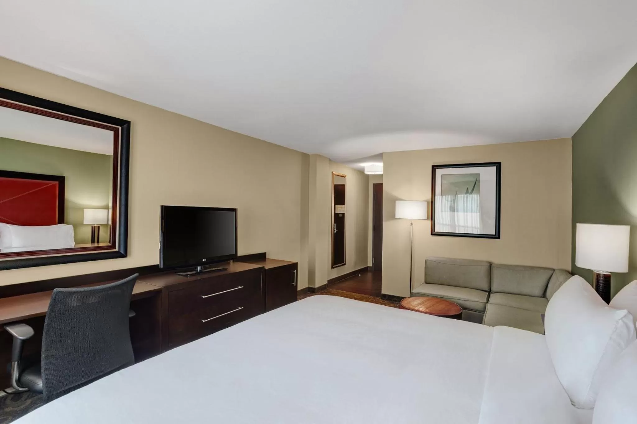 Photo of the whole room, Bed in Crowne Plaza Houston Galleria Area by IHG