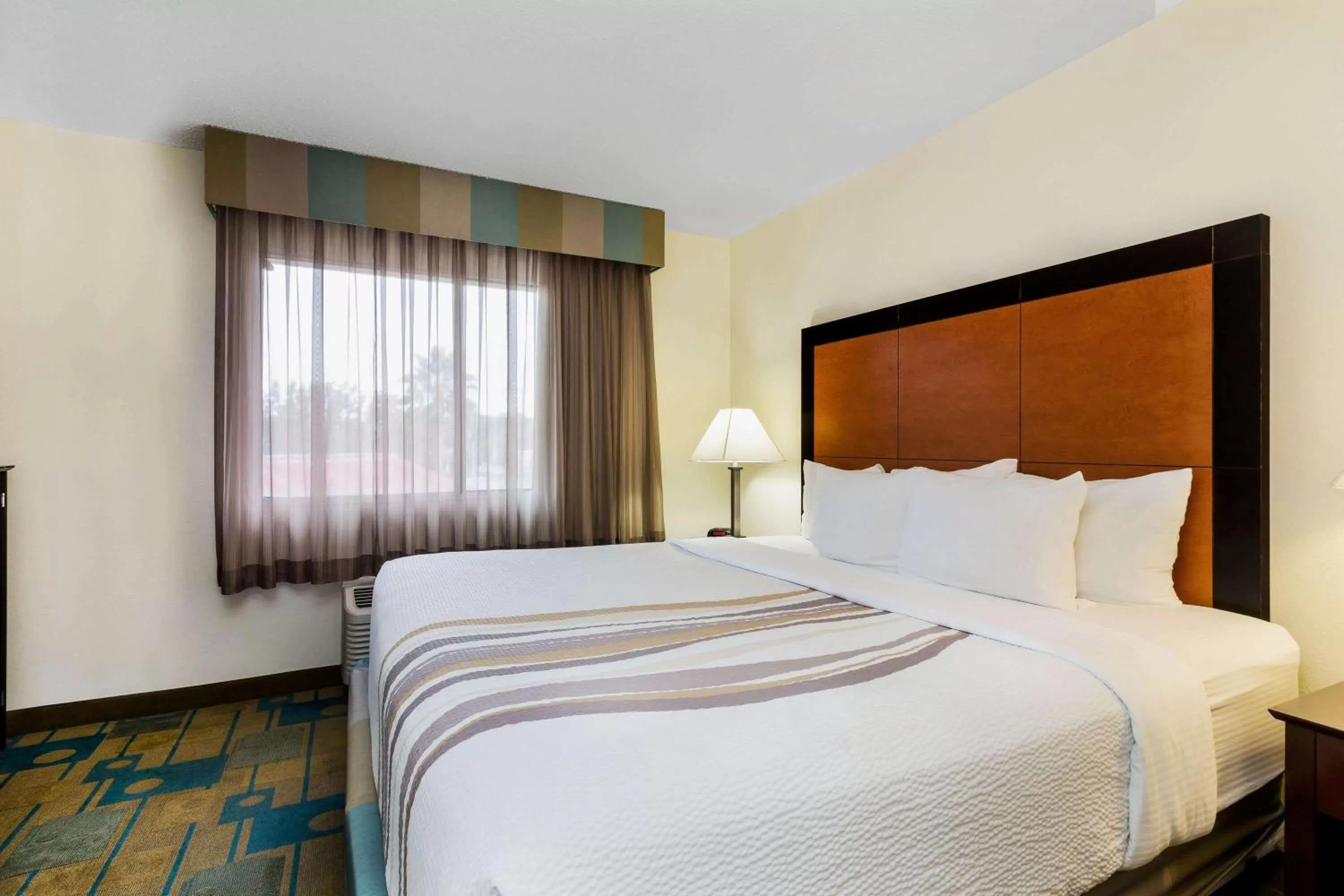 Photo of the whole room, Bed in La Quinta by Wyndham St. Pete-Clearwater Airport