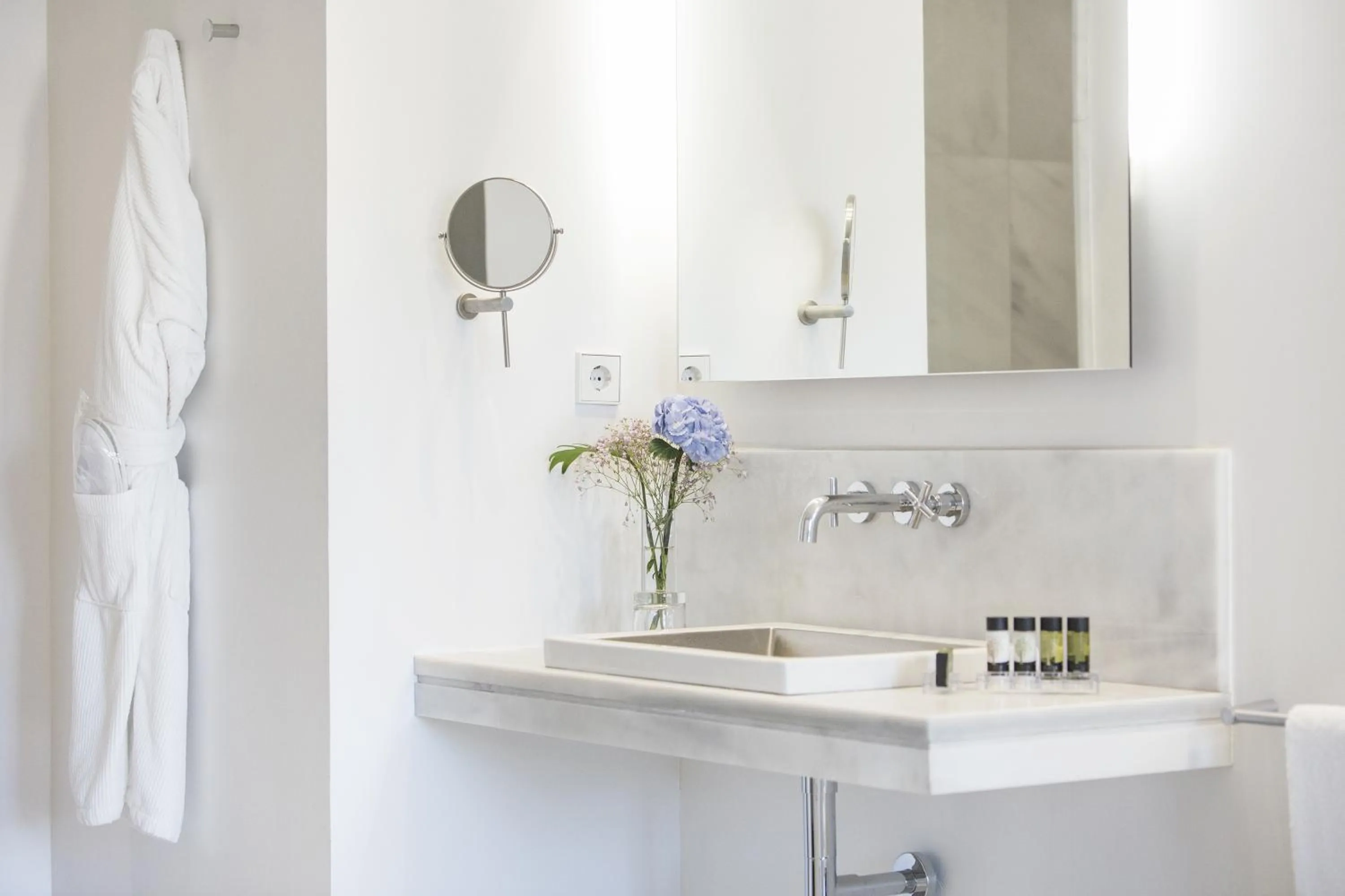Bathroom in Hospes Puerta de Alcalá, a Member of Design Hotels