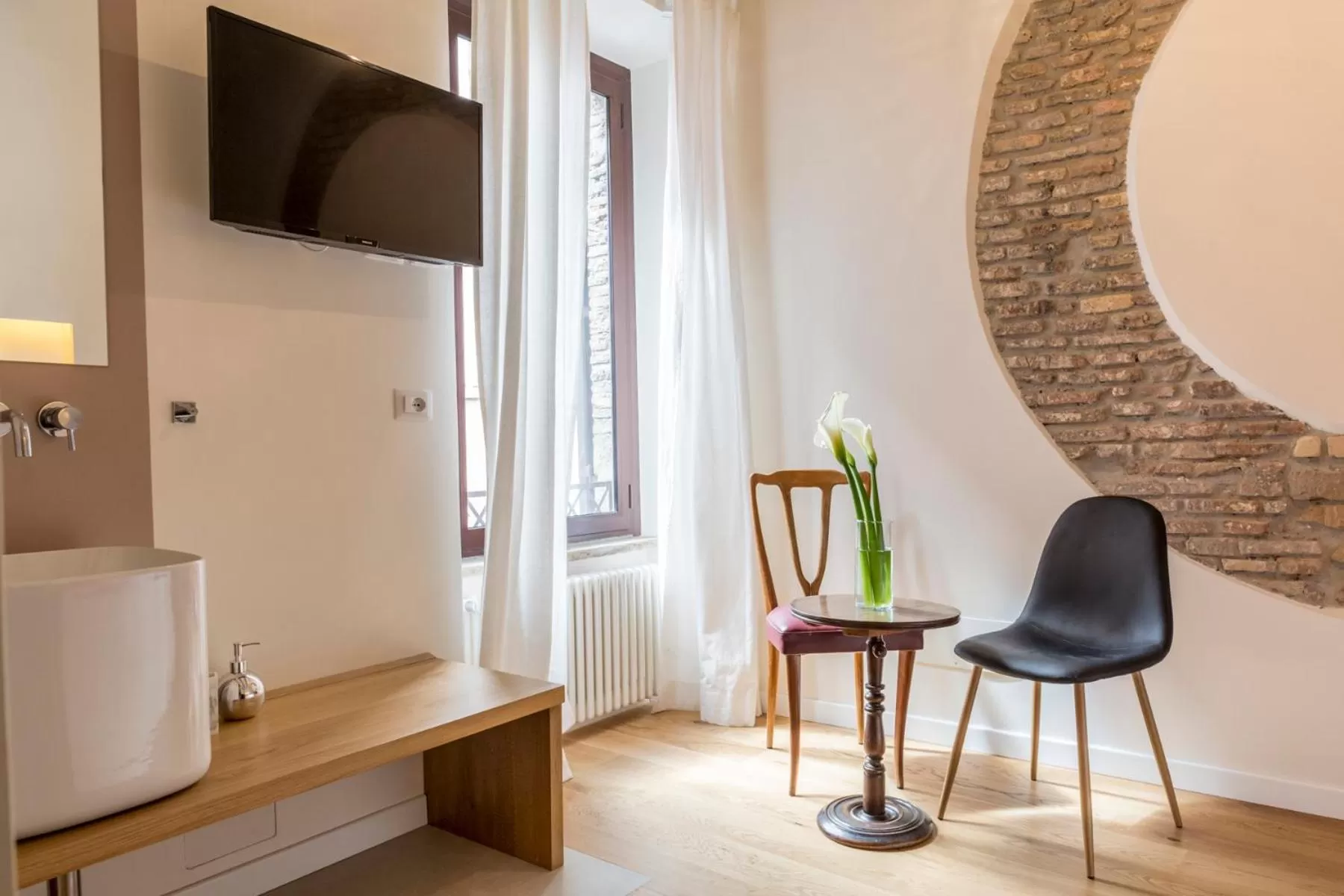 TV/Entertainment Center in Tolomeo B&b