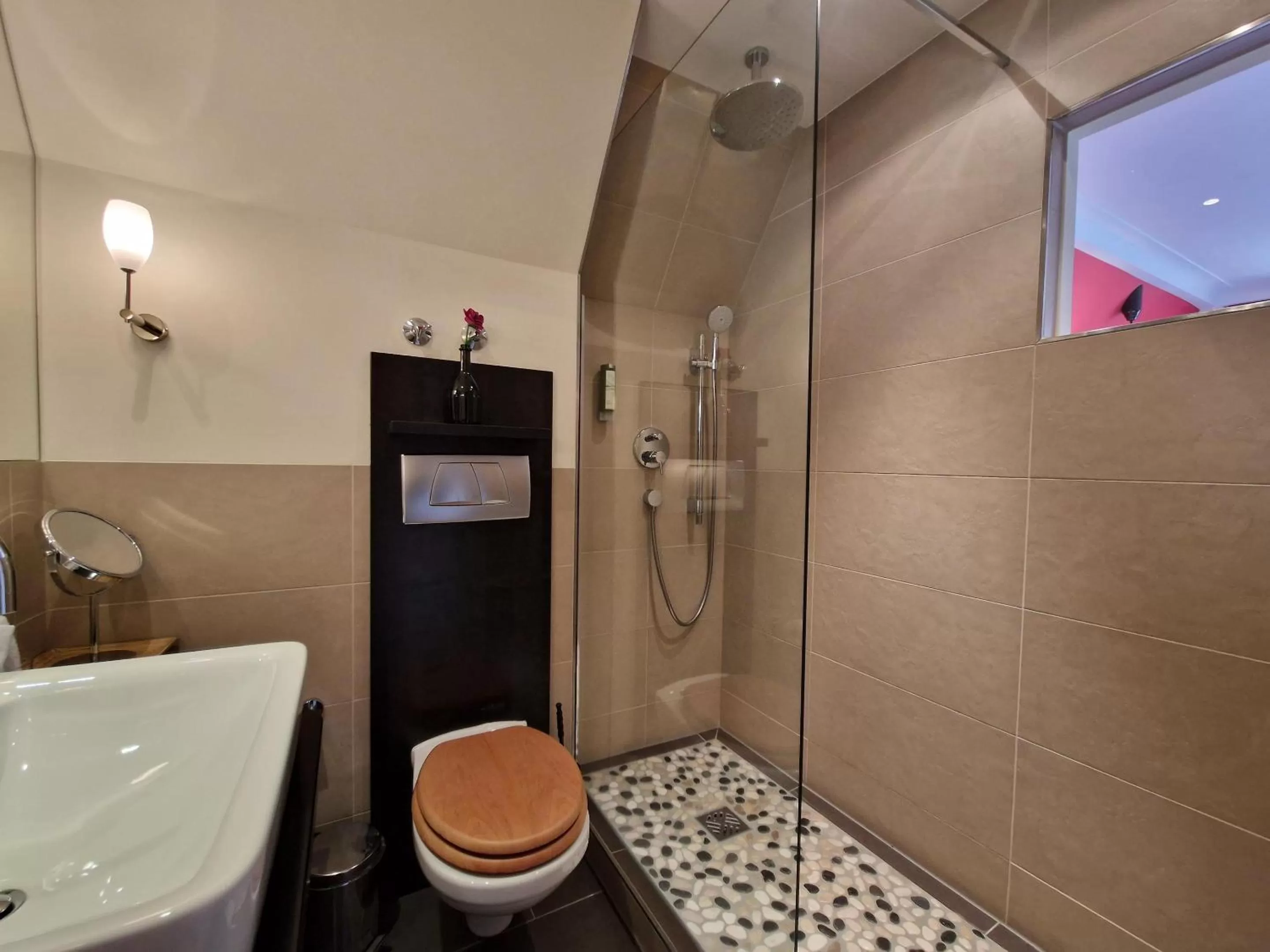 Shower, Bathroom in Laurentius Boutique-Hotel & Restaurant