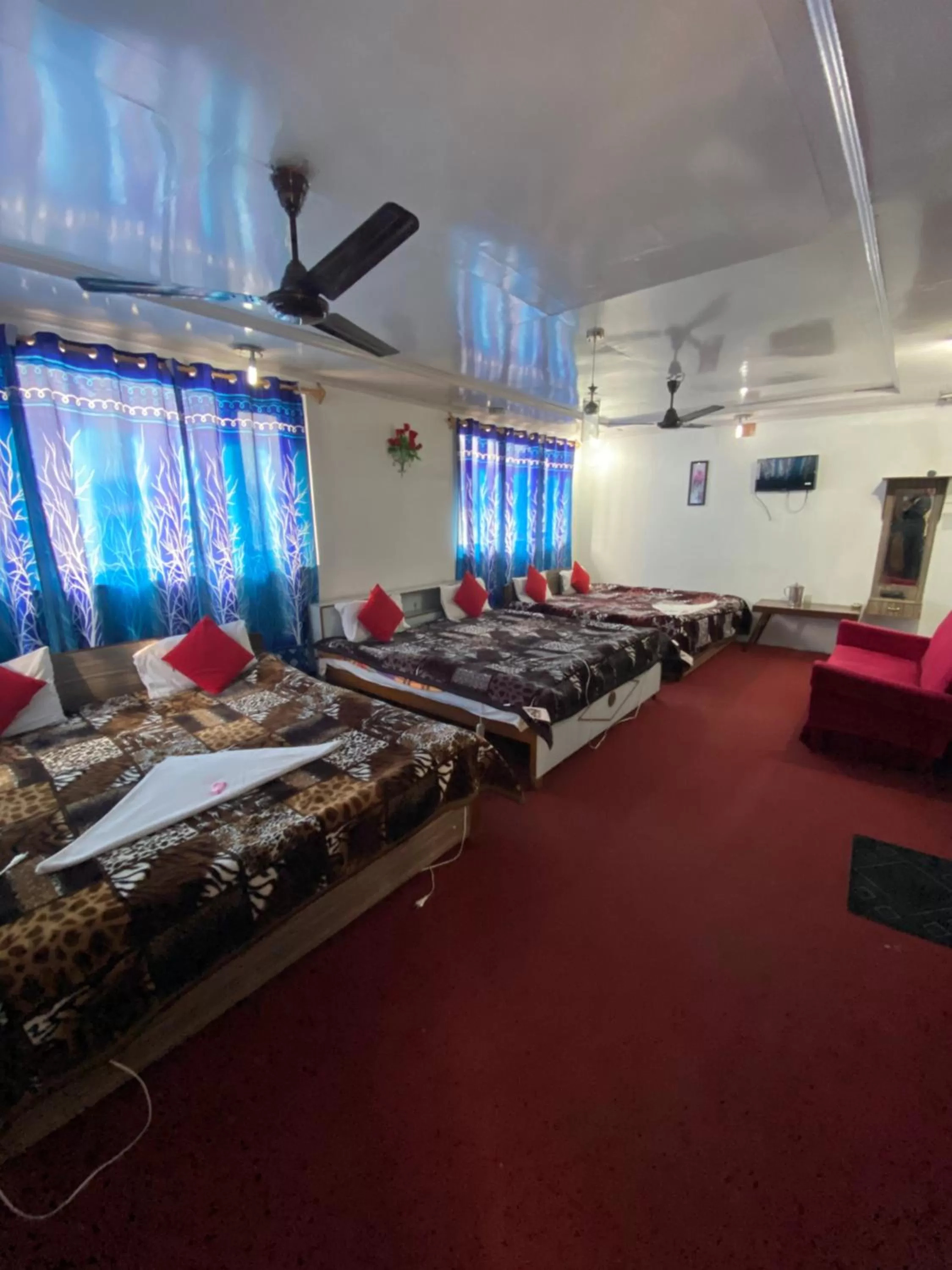 Bed in Hotel Young Mamta