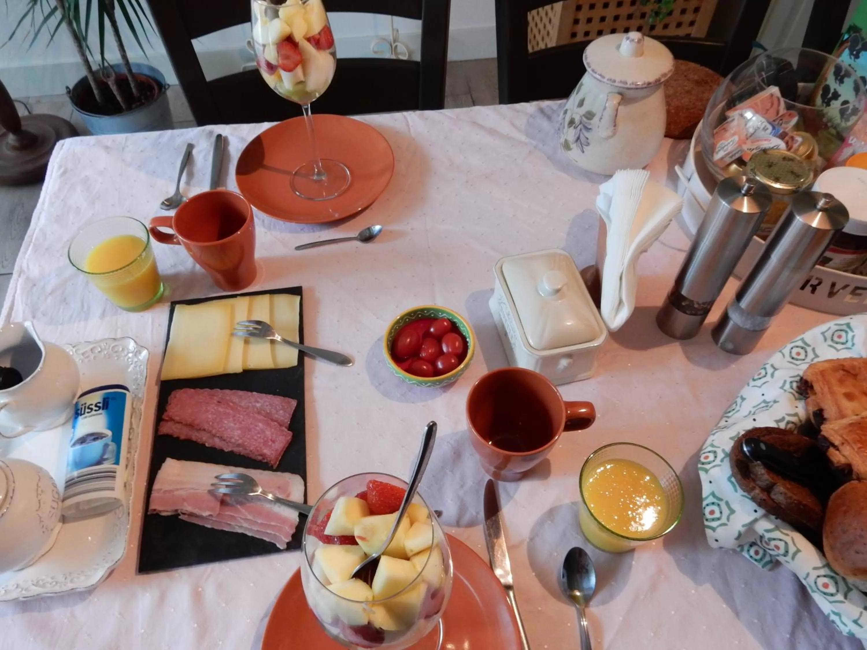 Decorative detail in B&B Acacia