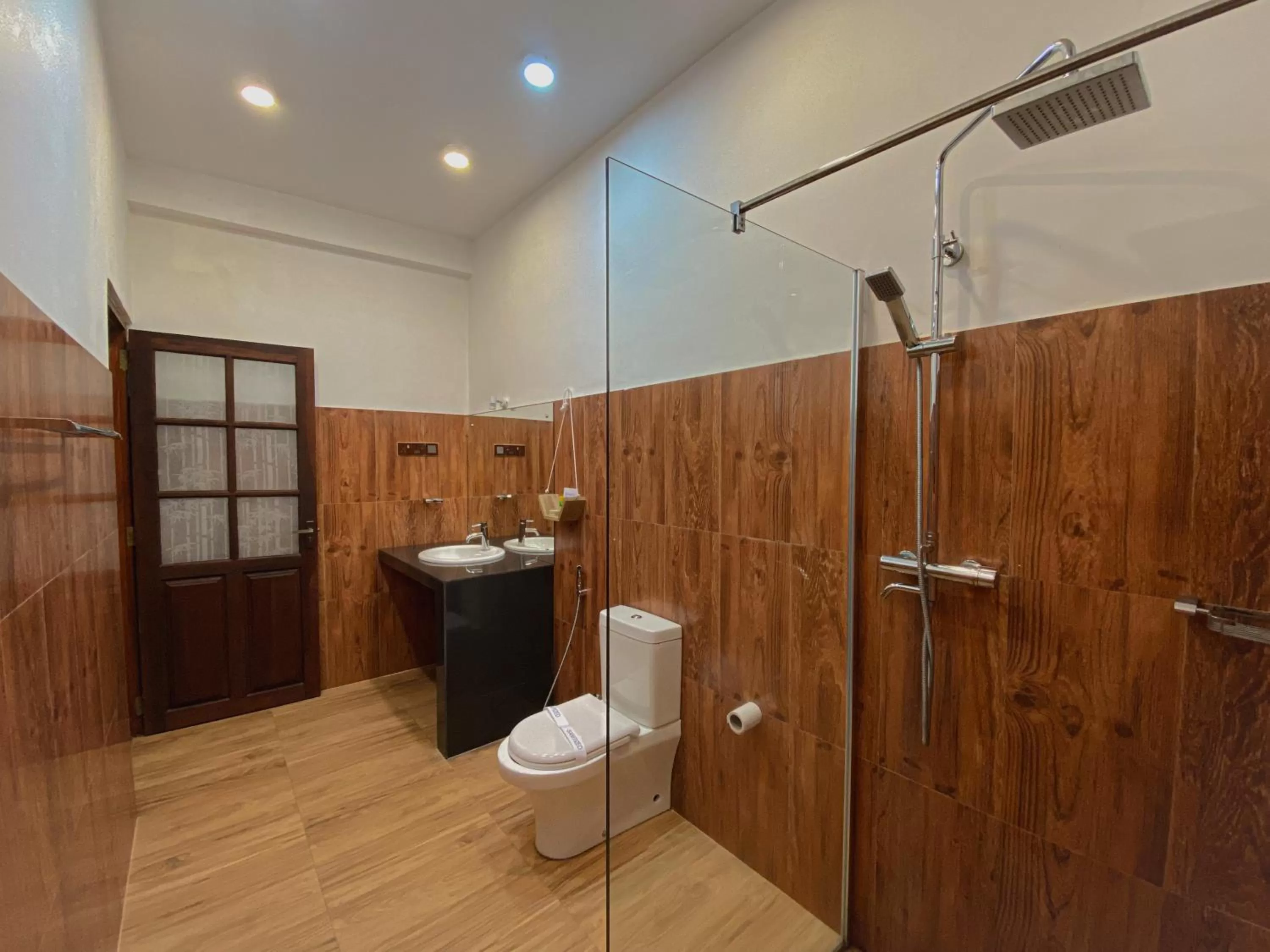 Shower, Bathroom in Levon Boutique Hotel