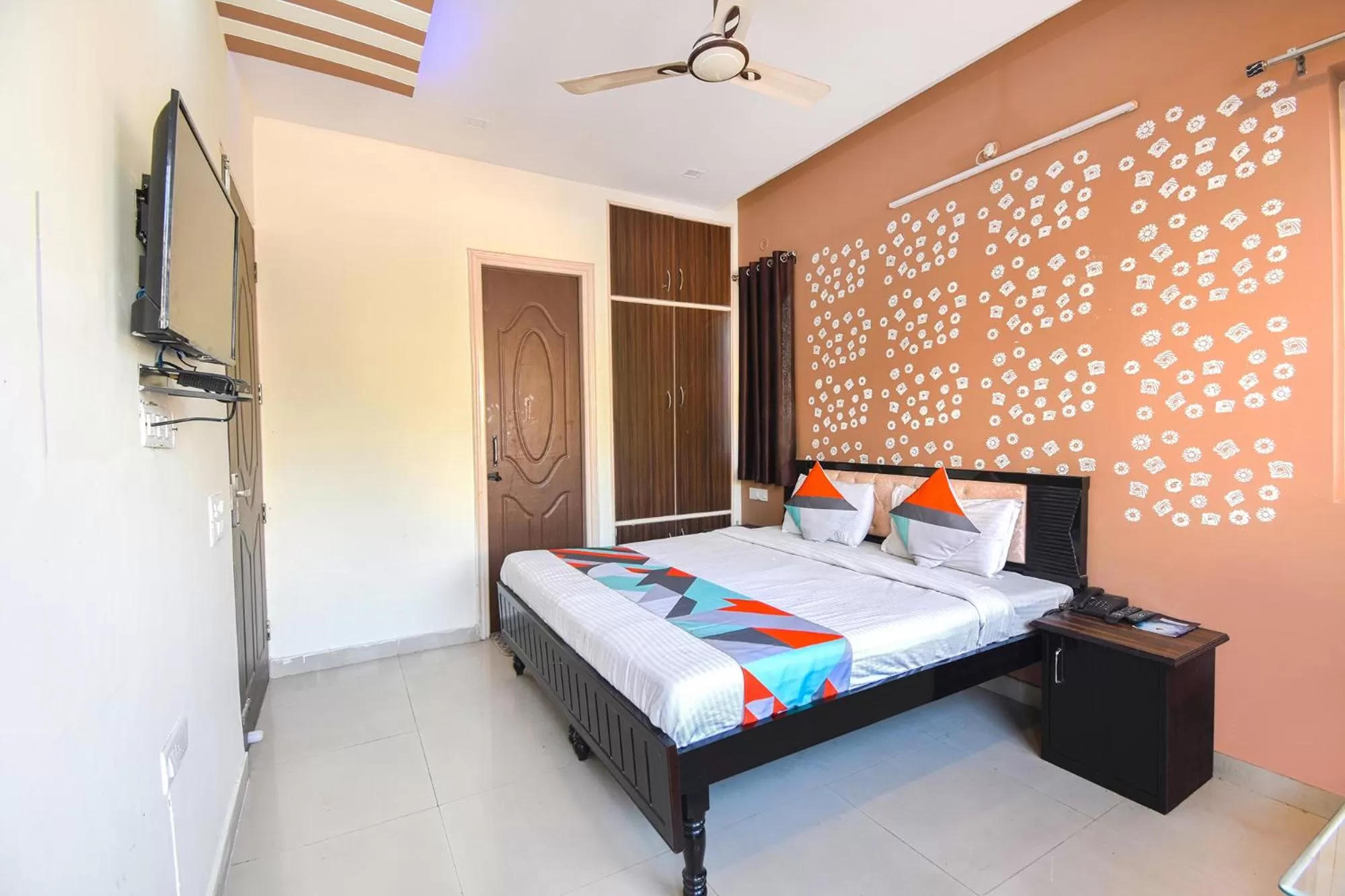 Bedroom in FabExpress Bzoie Heritage