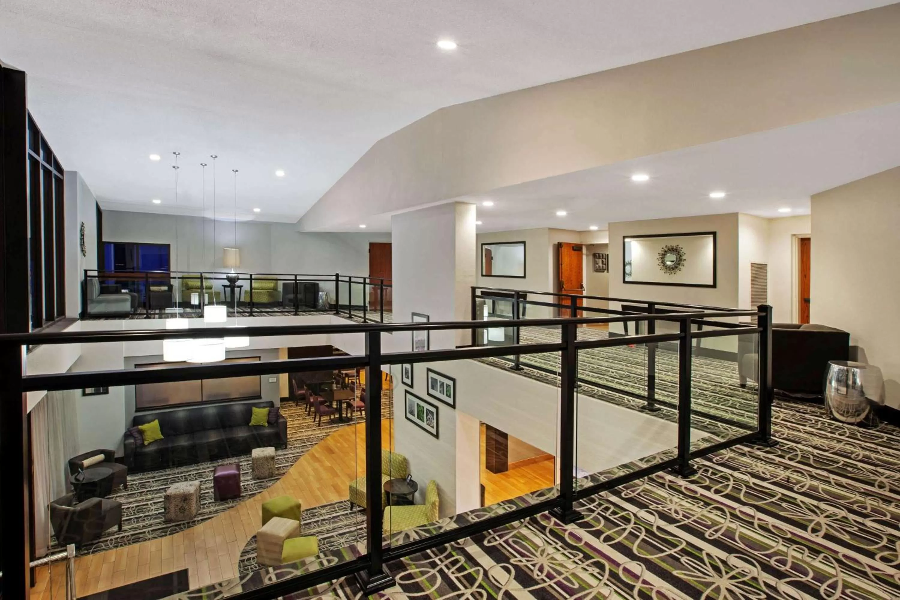 Lobby or reception in La Quinta Inn & Suites by Wyndham Detroit Metro Airport