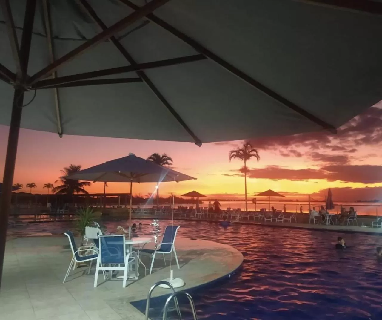 Lake view in Apartamento no Golden Lake - pé na areia, agua de côco e cervejinha