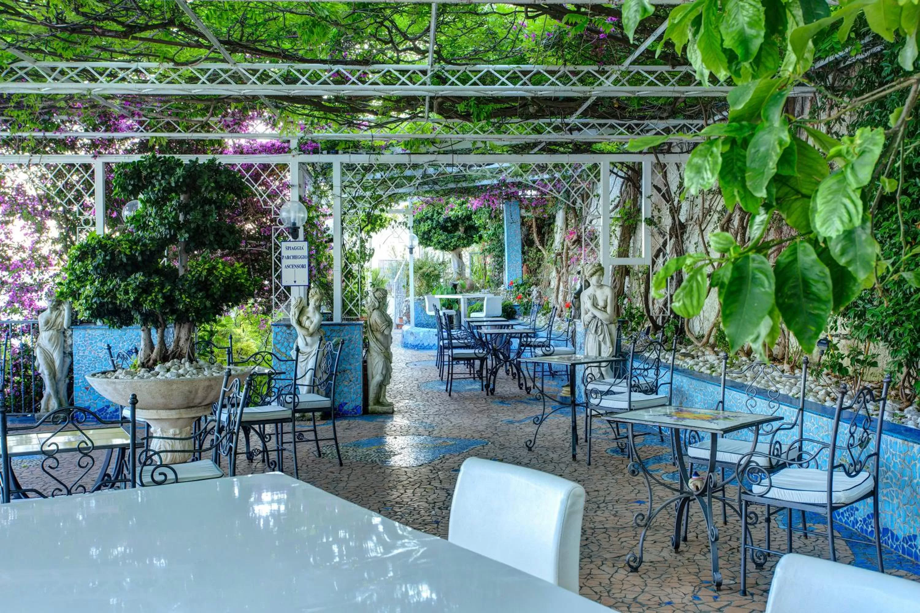 Balcony/Terrace in Lloyd's Baia Hotel