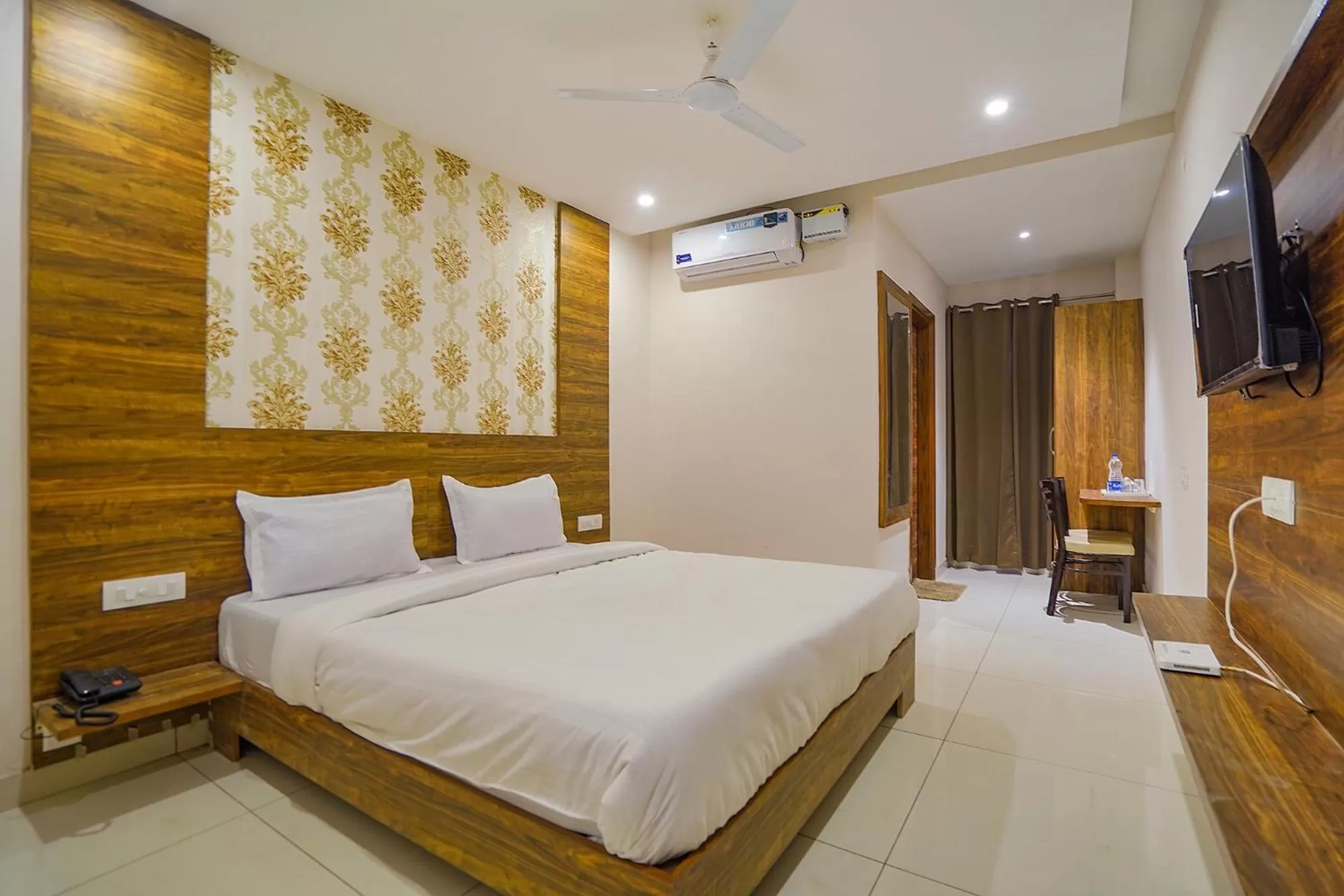 Bedroom, Bed in FabHotel HC Mohali Inn