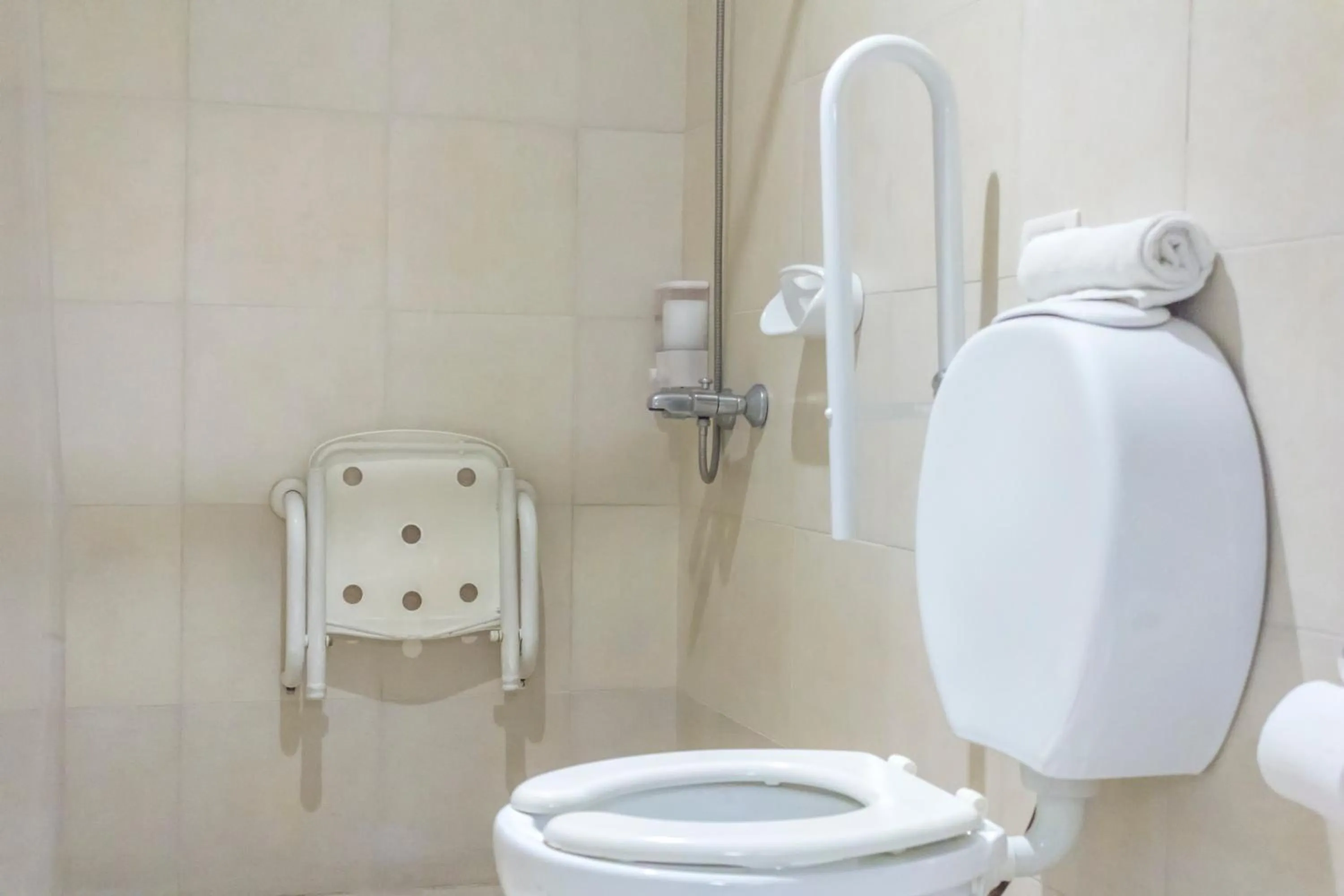 Facility for disabled guests in Circus Hostel