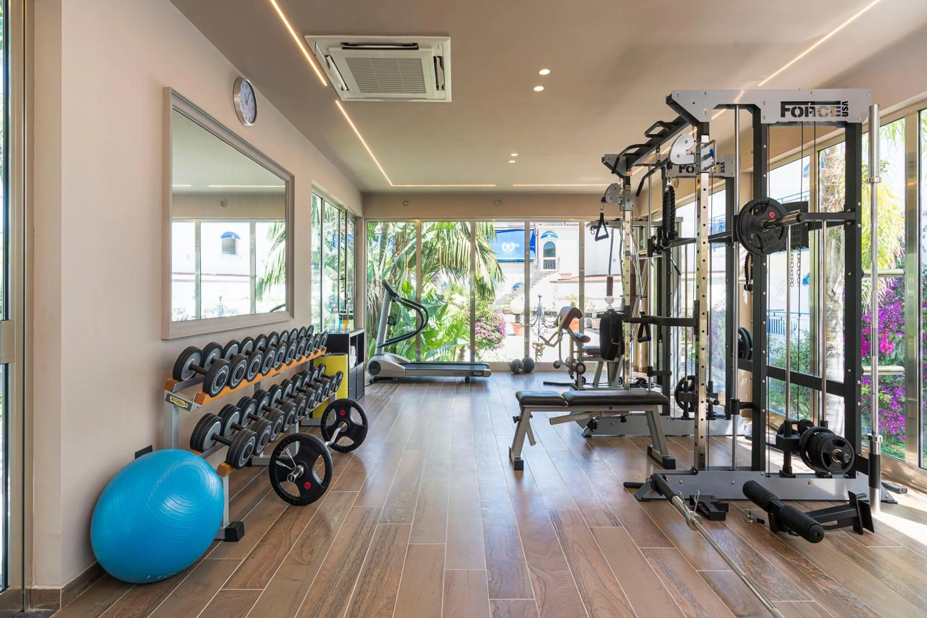 Fitness centre/facilities in Sant Alphio Garden Hotel & SPA